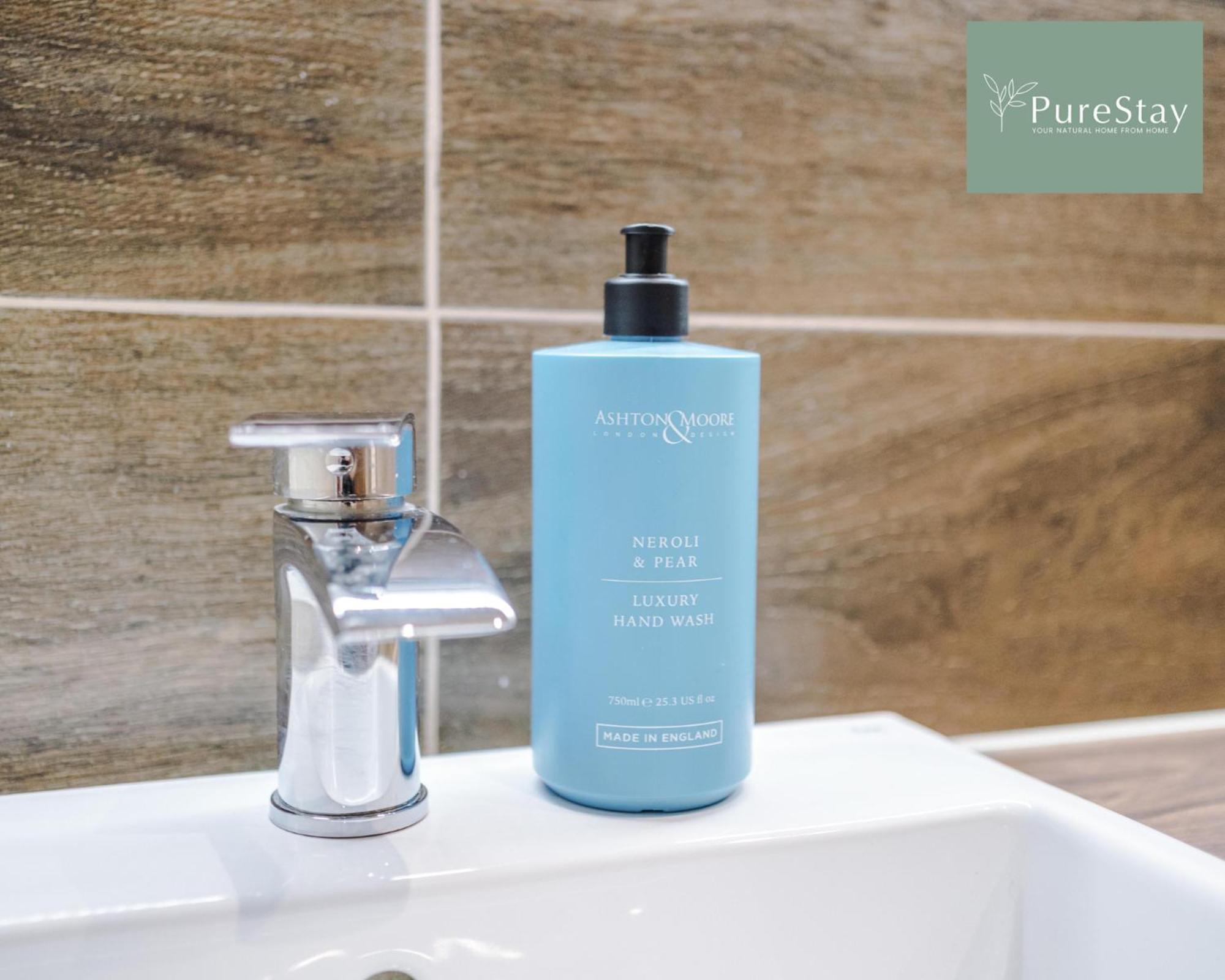 Holiday home Purestay Manchester: Five-bedroom House With Free Parking Manchester