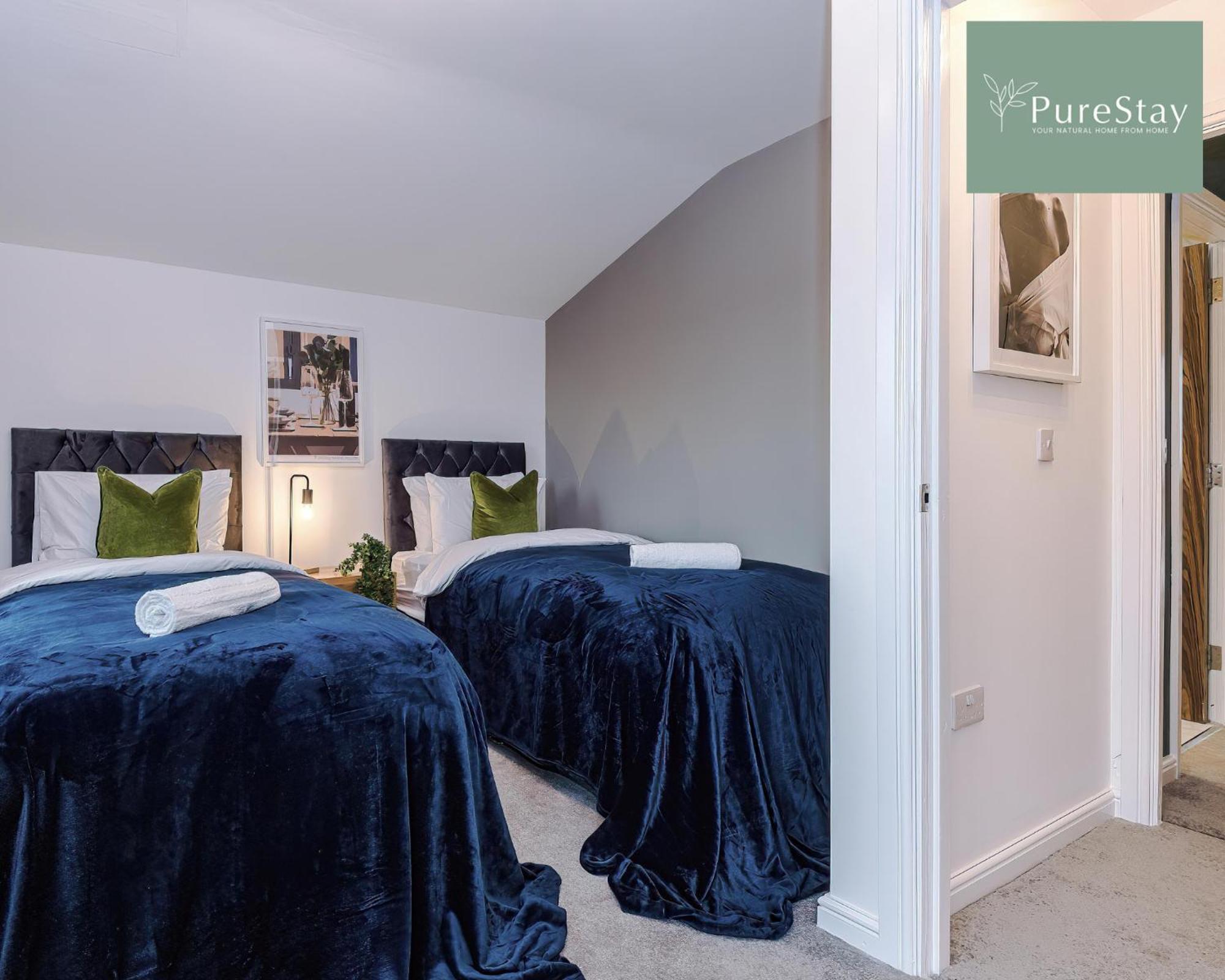 Purestay Manchester: Five-bedroom House With Free Parking Holiday home