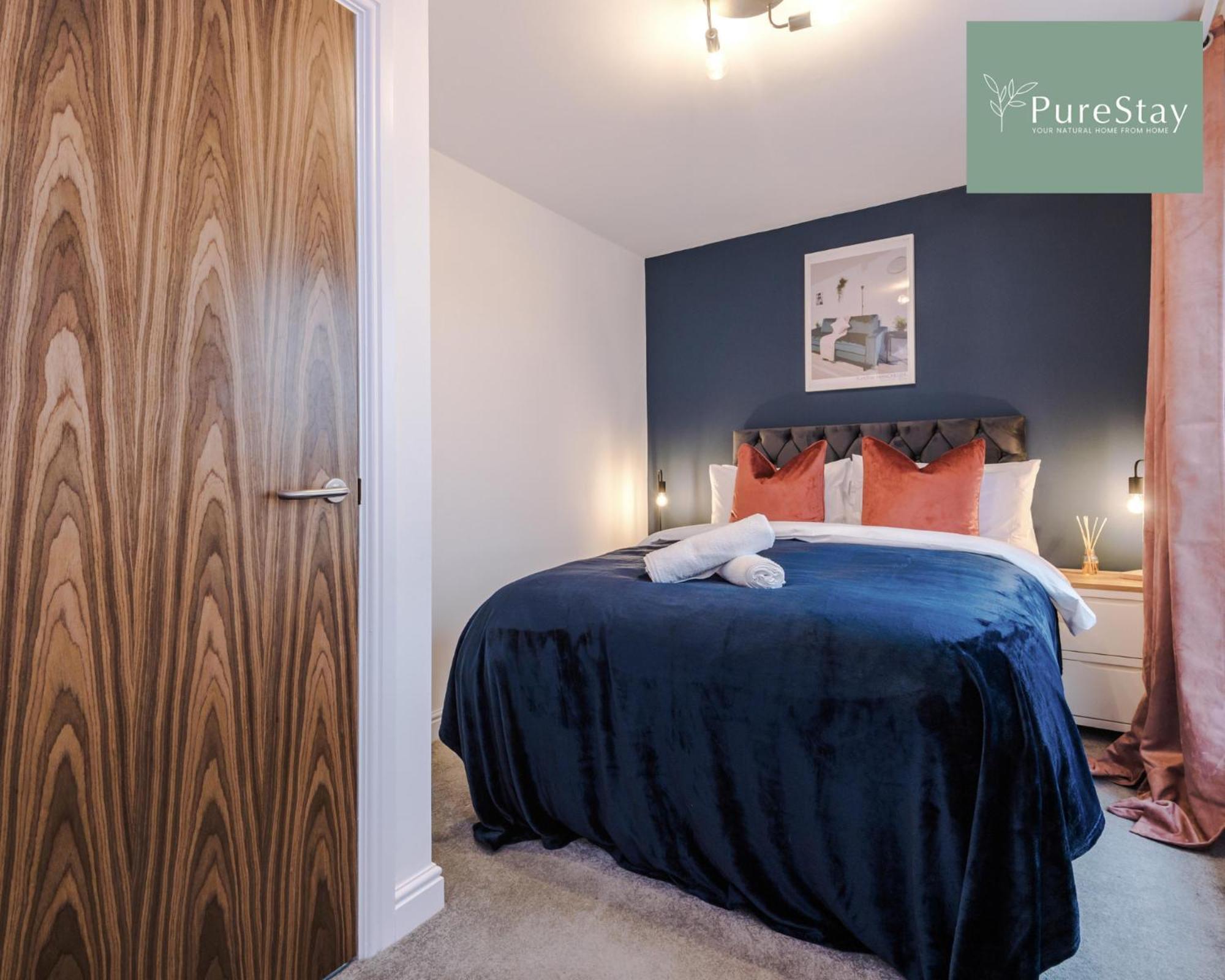 Purestay Manchester: Five-bedroom House With Free Parking * Manchester