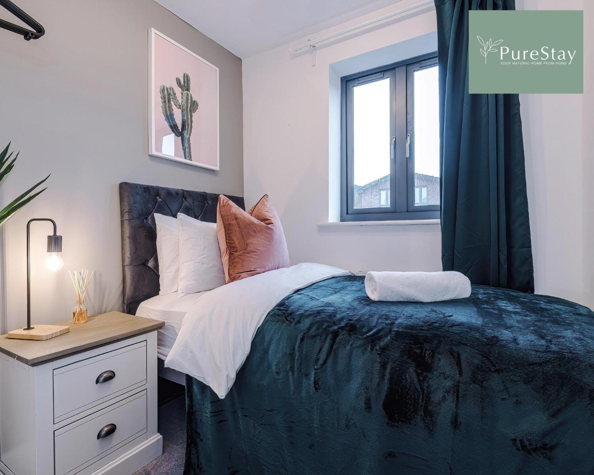 Purestay Manchester: Five-bedroom House With Free Parking Holiday home Manchester