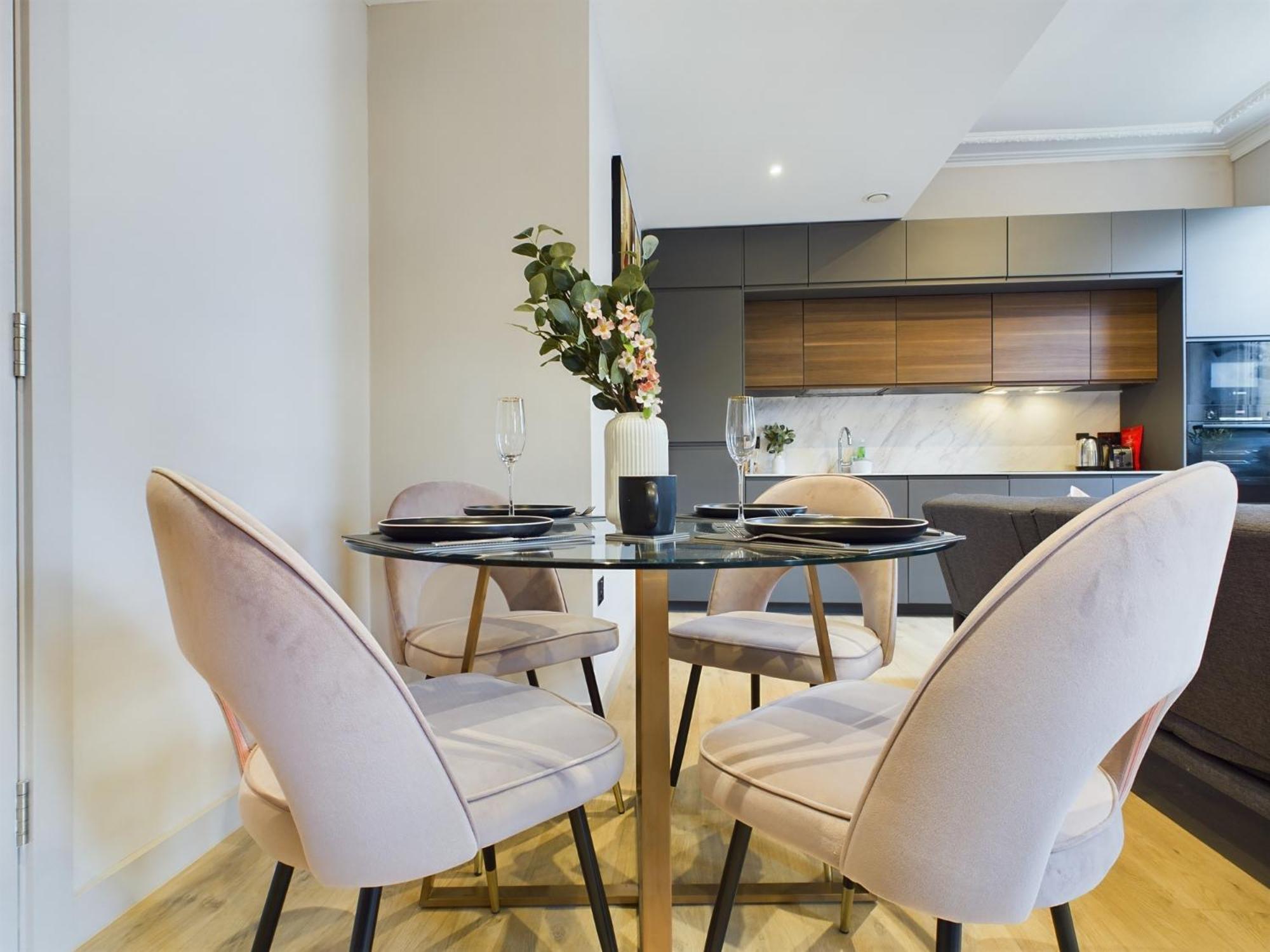 Luxury Unique 2bedroom Centre Apartment *