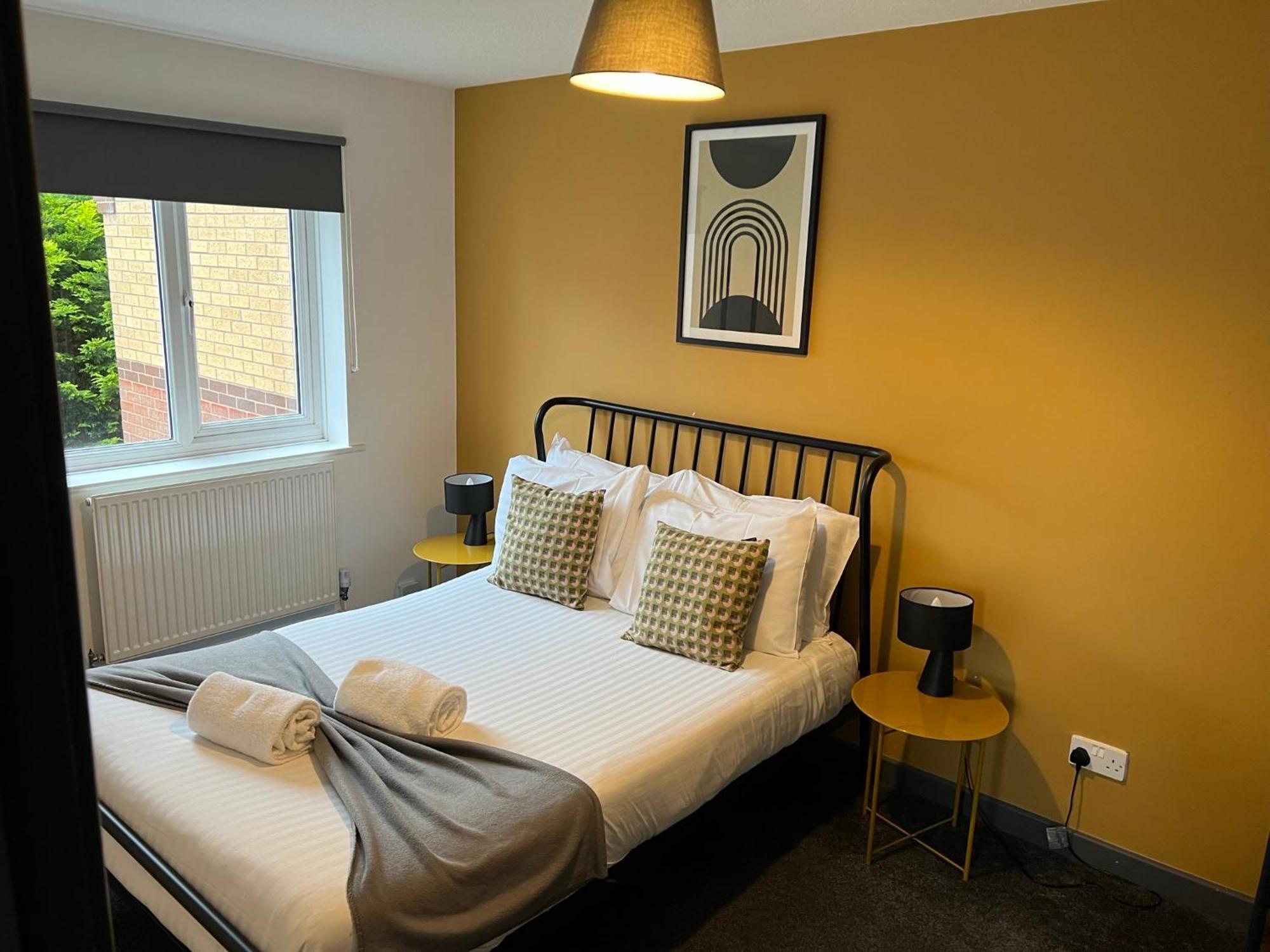 3 Bedroom House With Parking Manchester