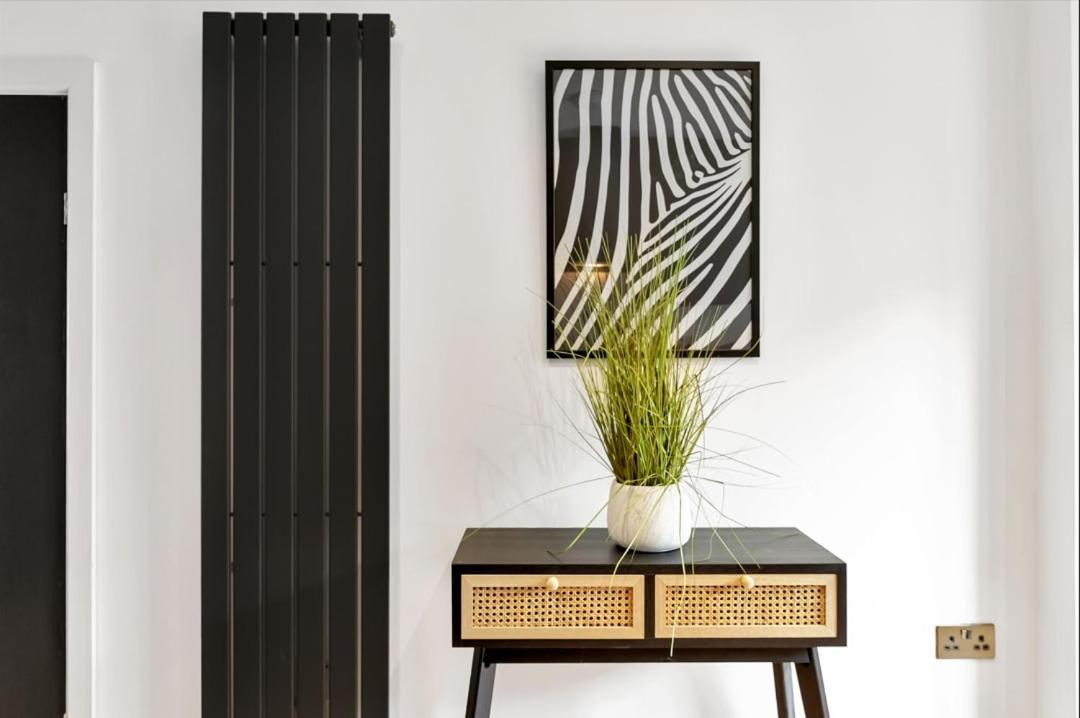 Free Parking Luxury Safari House Manchester