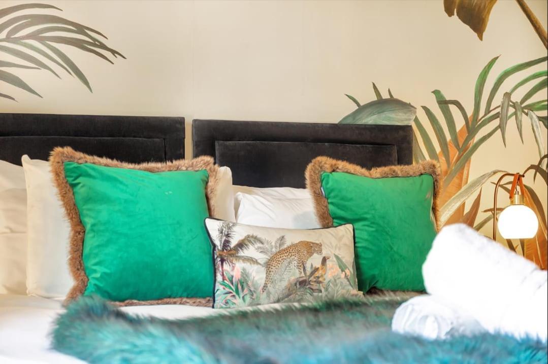 Free Parking Luxury Safari House *