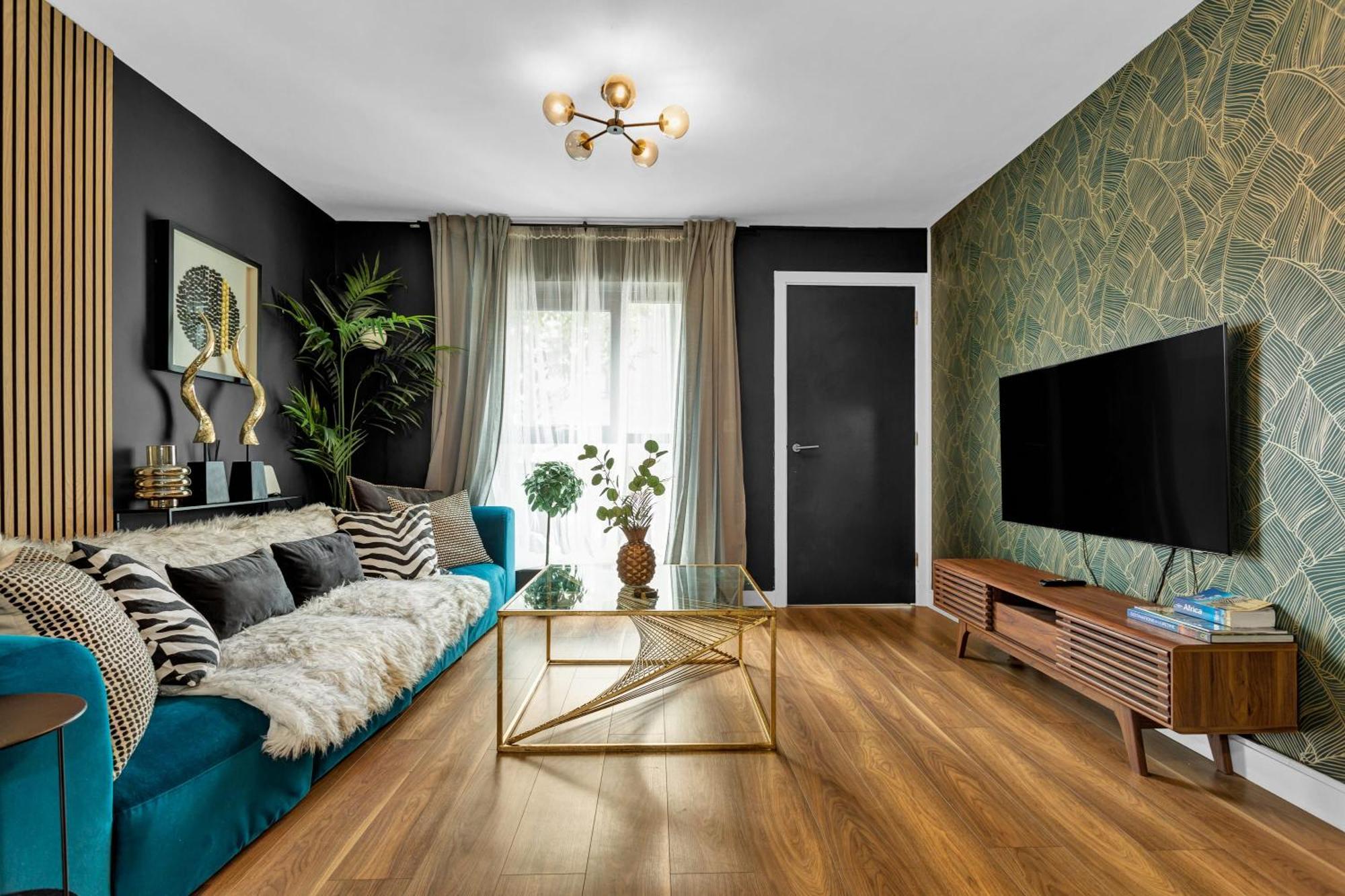 Free Parking Luxury Safari House * Manchester