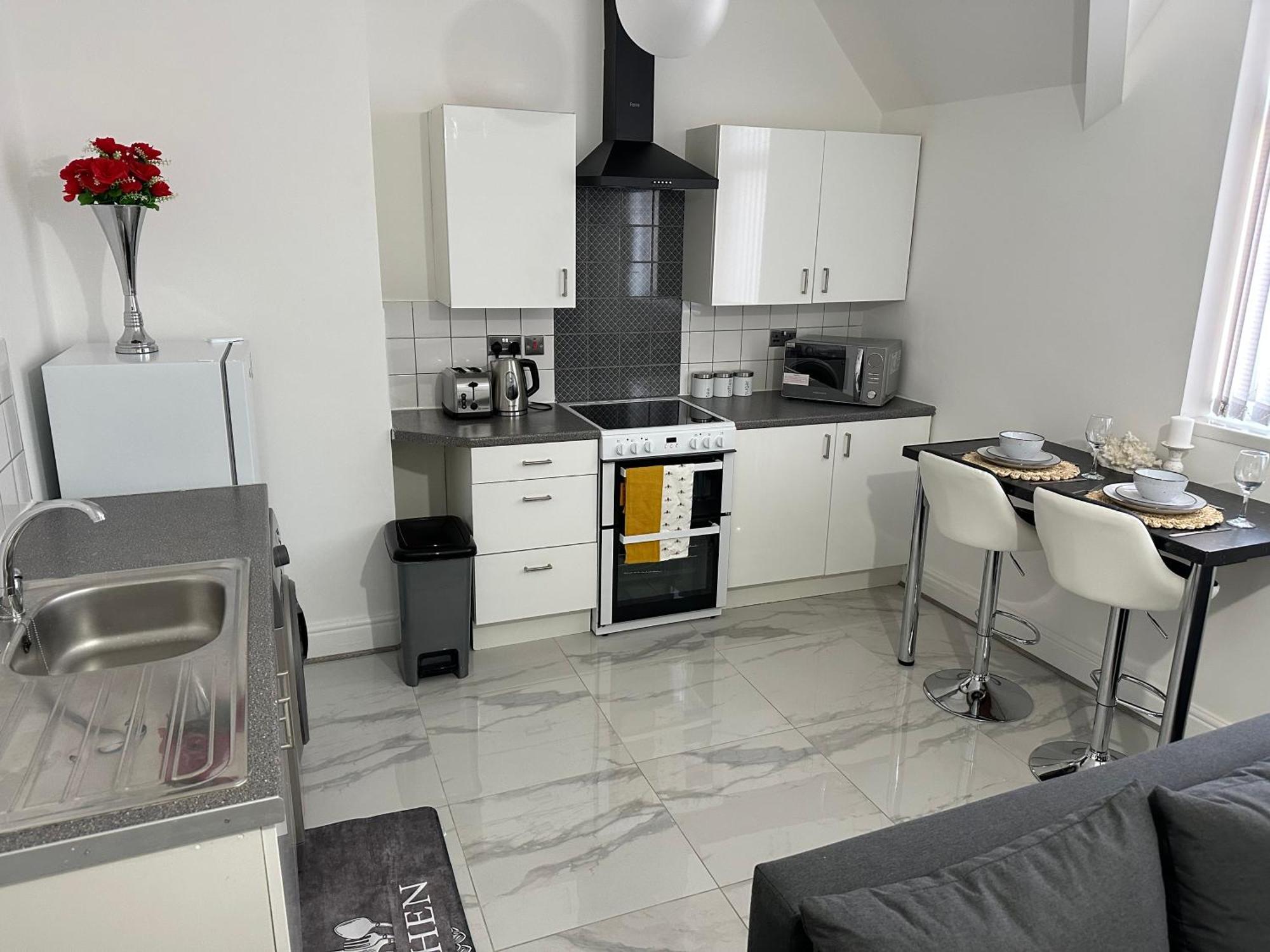 Lovely 2 Bedroom In Close To Centre And Stadium #1 * Manchester