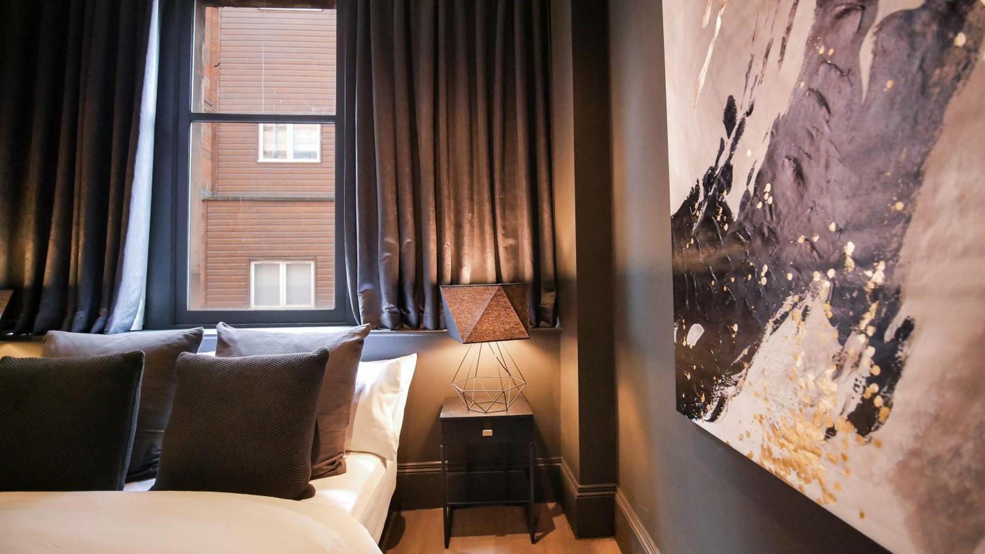 Midnight By The Heim Residences *
