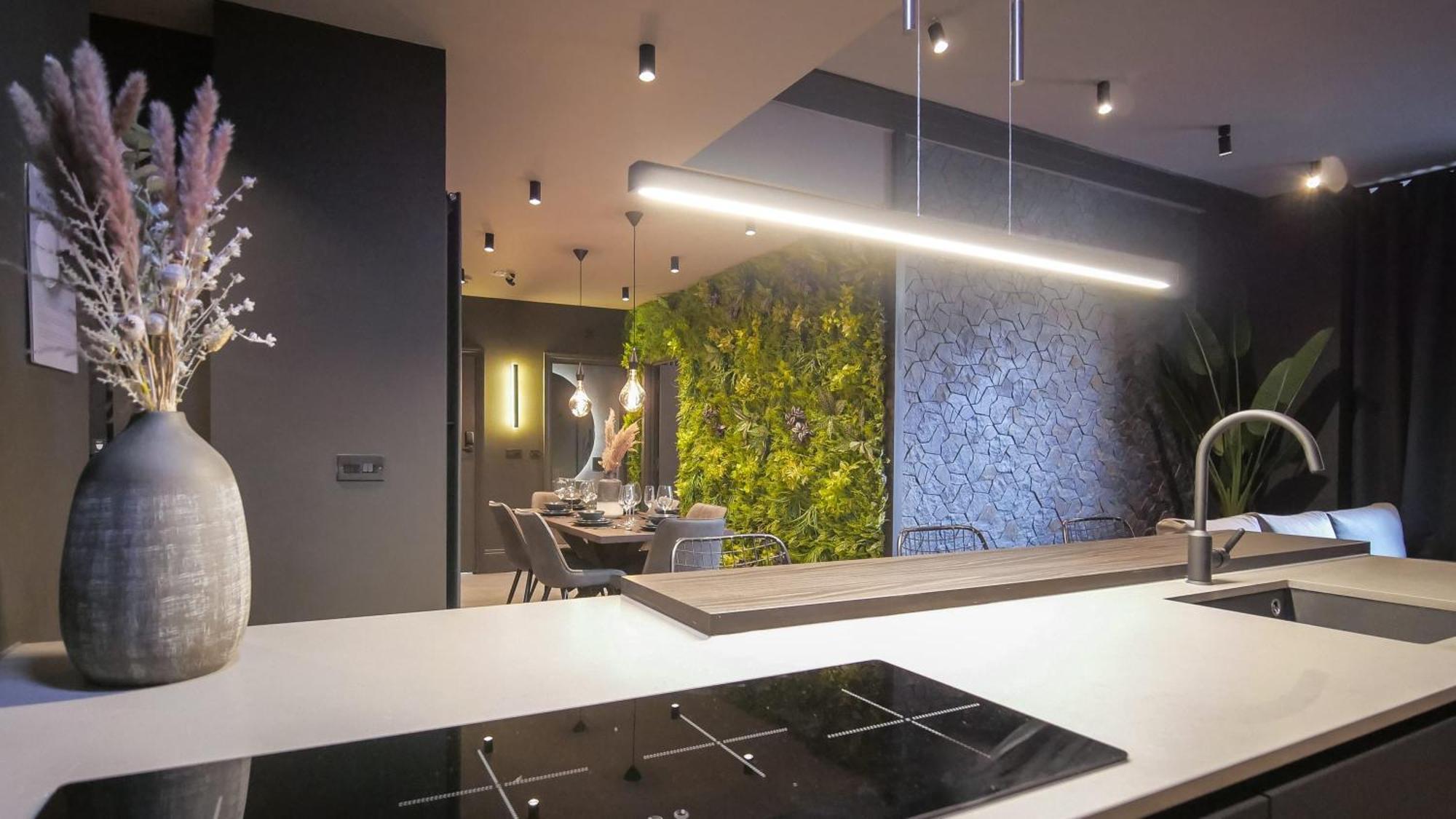 Midnight By The Heim Residences *