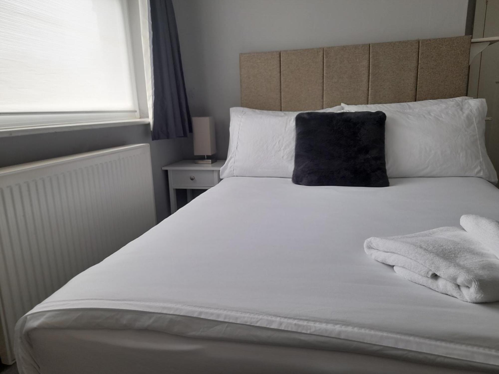 Bright 4-bed House 15 Min To Centre * Manchester