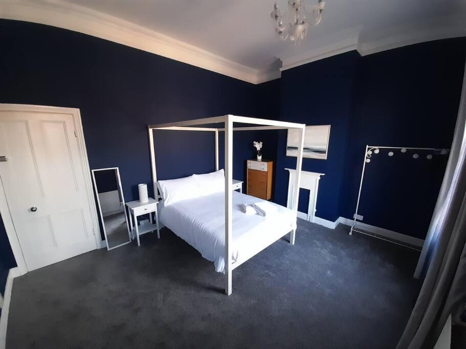 Chic 5 Double Bedroom House - 15 Min To