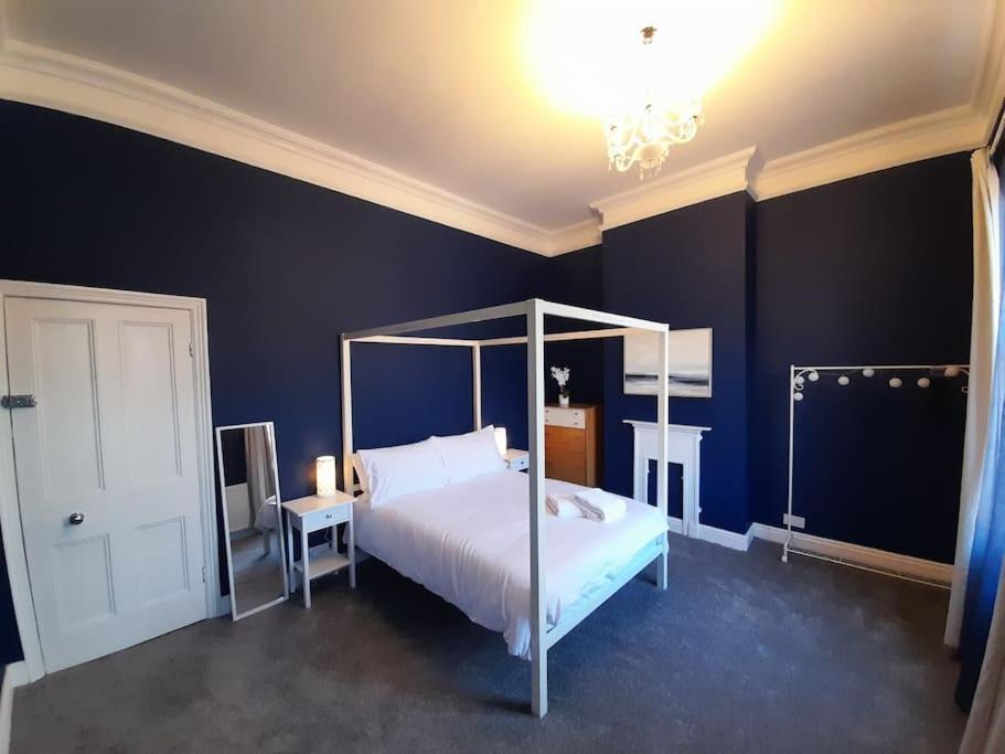 Chic 5 Double Bedroom House - 15 Min To * Manchester