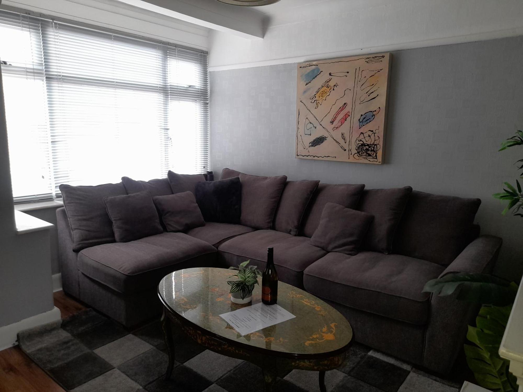 Bright 4-bed House 15 Min To Centre * Manchester