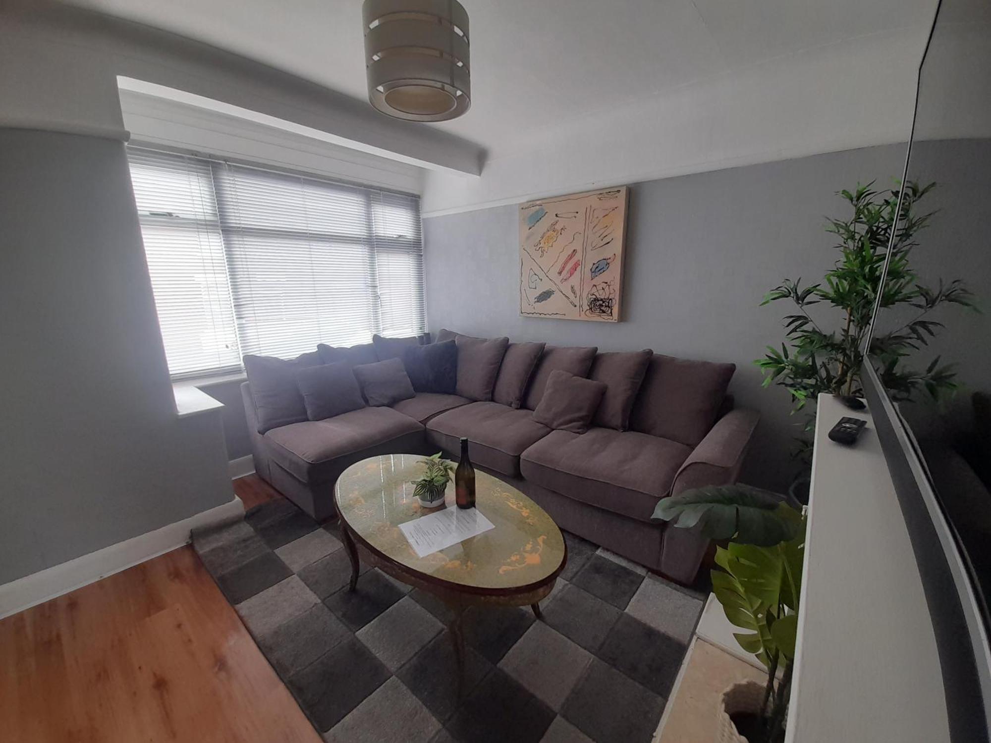 Bright 4-bed House 15 Min To Centre * Manchester