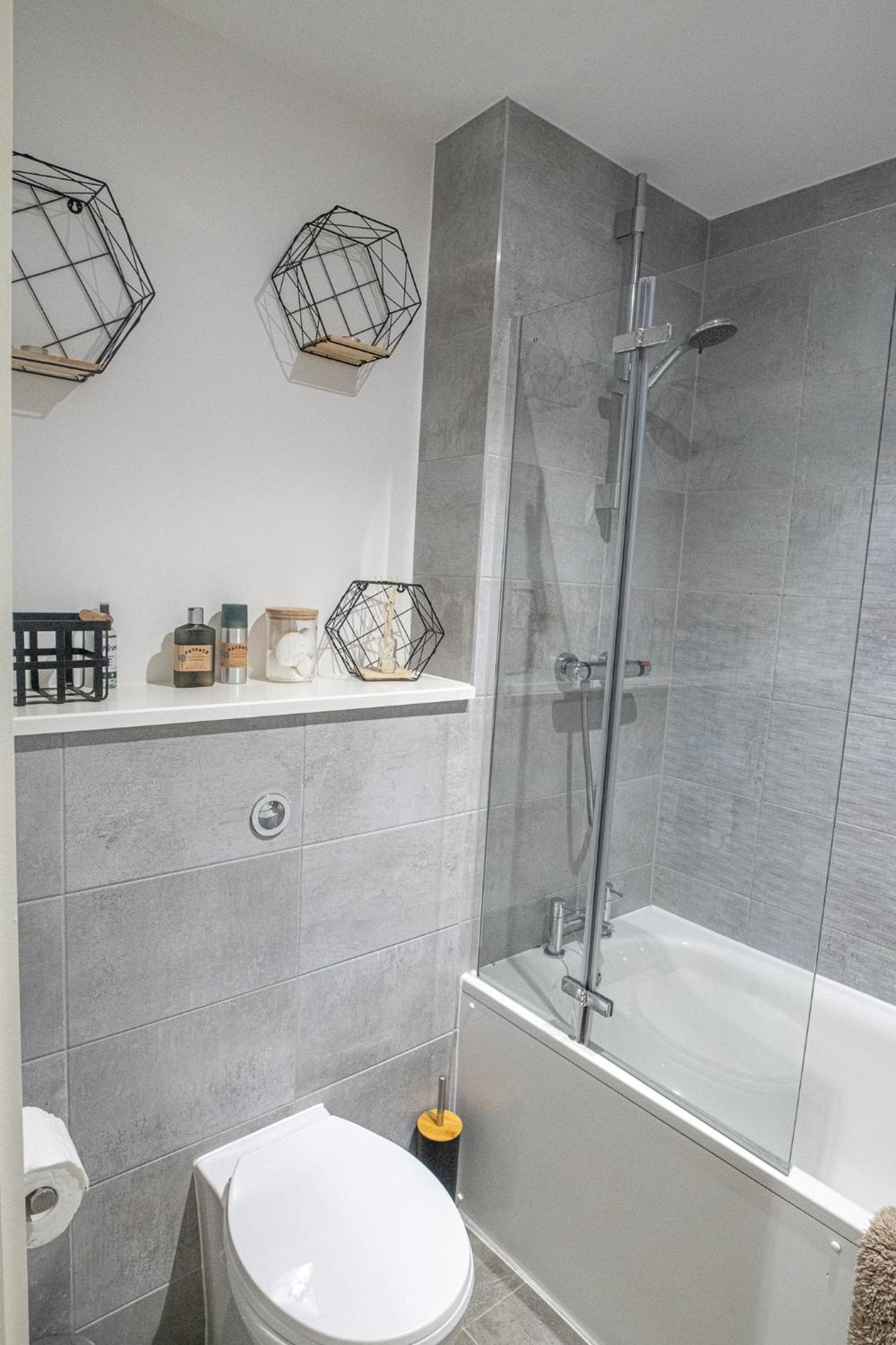 Modern And Spacious In Salford Quays *