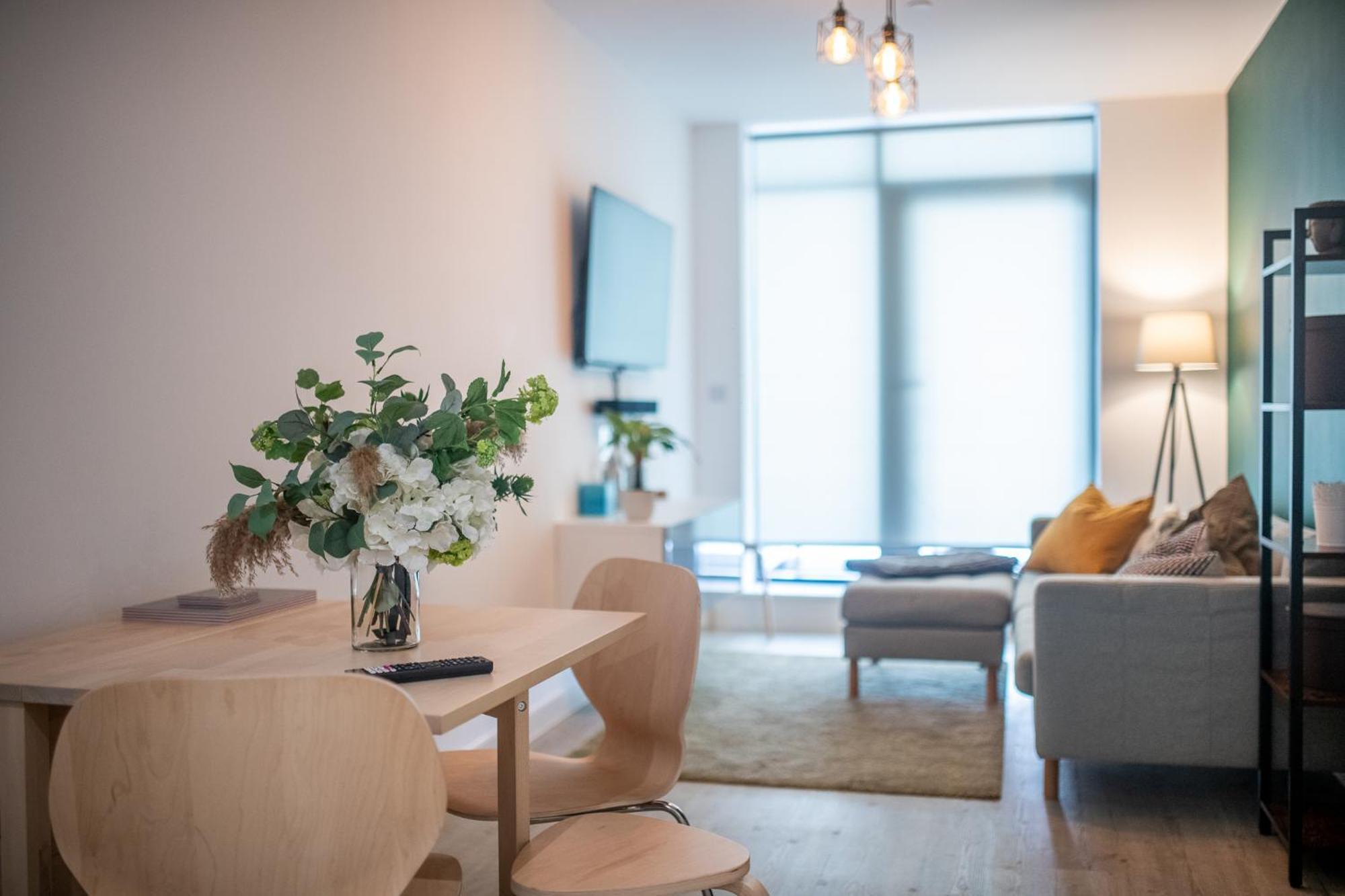 Modern And Spacious In Salford Quays *