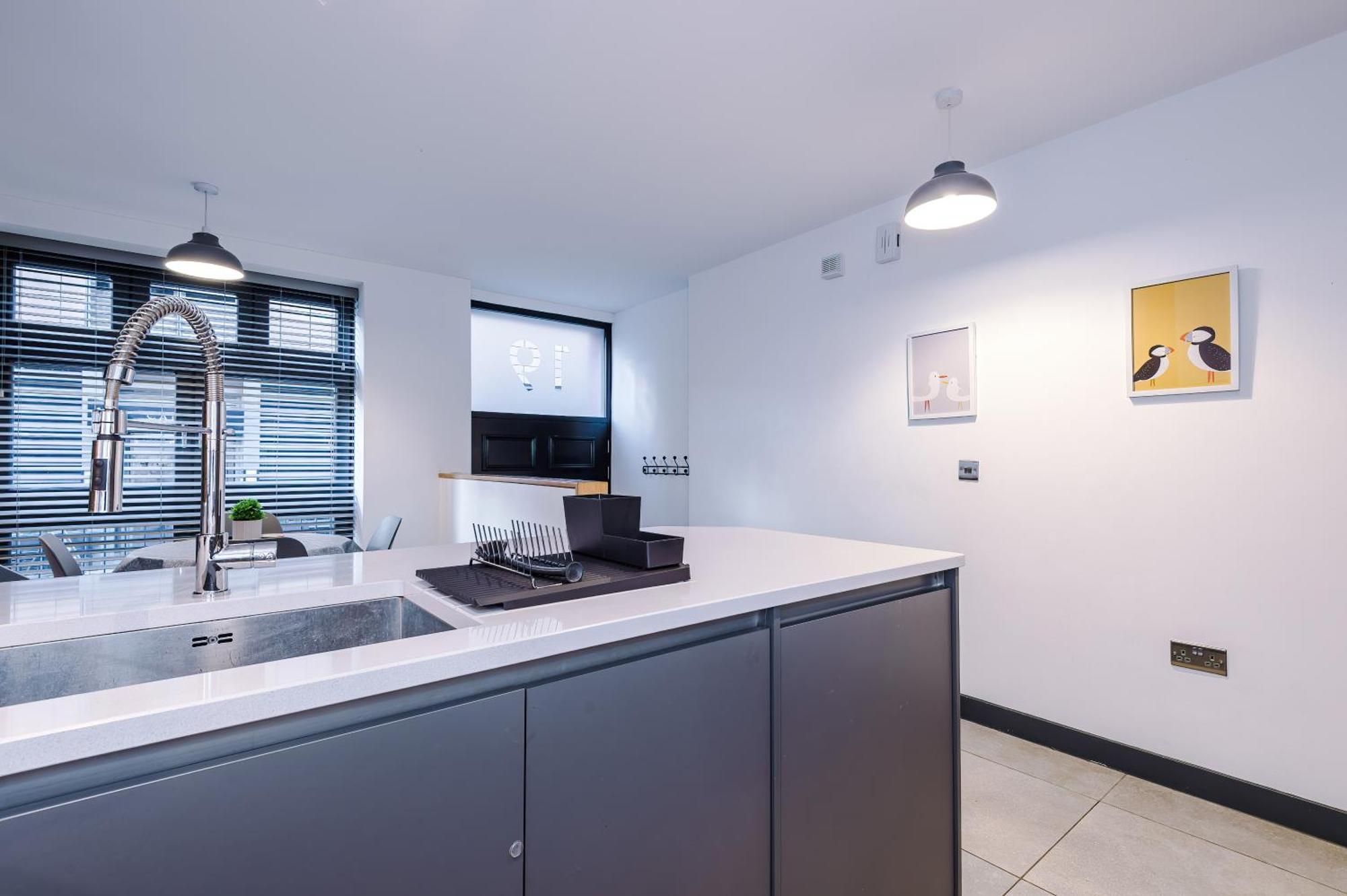 4-storey Townhouse In By Hilltop Serviced Holiday home
