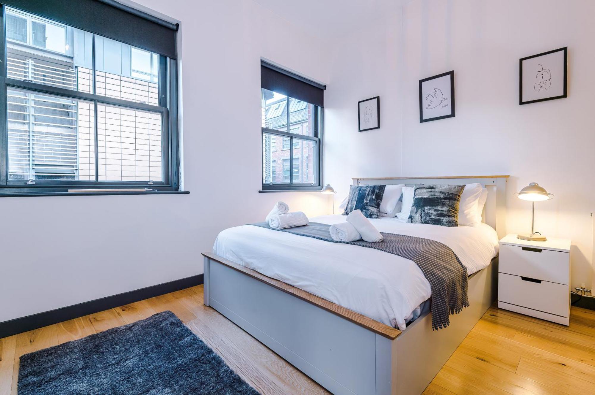 4-storey Townhouse In By Hilltop Serviced Manchester