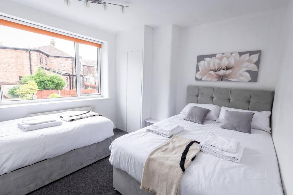 Holiday home Windsor House 3 Bedrooms Sleeps 8 *
