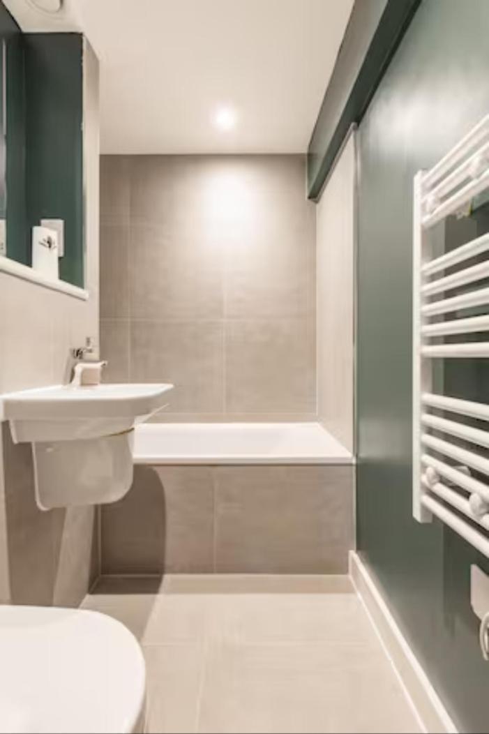 Two Bedrooms Exquisite En-suite Deansgate