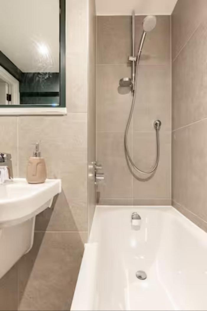 Two Bedrooms Exquisite En-suite Deansgate Manchester