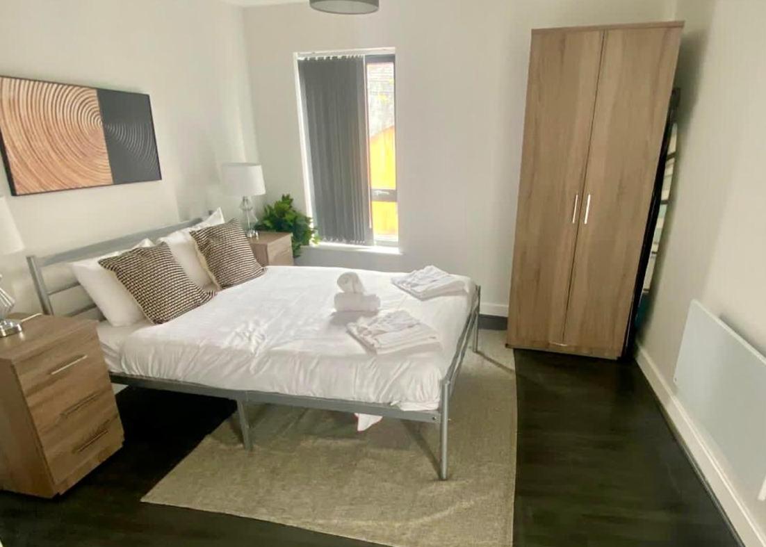 2 Bed Flat Near Deansgate Apartment *