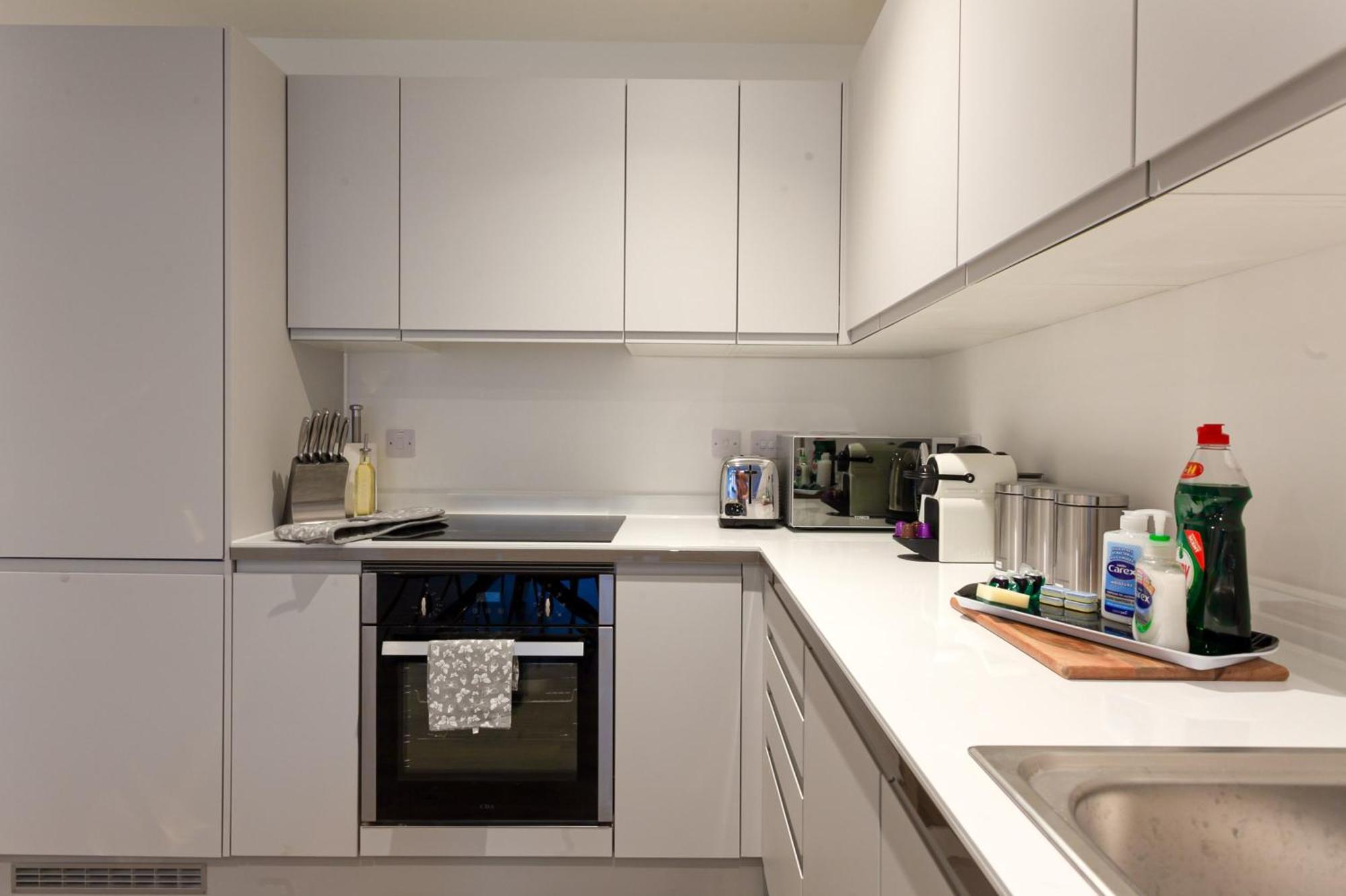 Contemporary 1 Bedroom In Centre