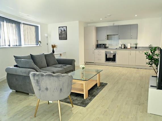 Stunning 2bedroom Apartment *