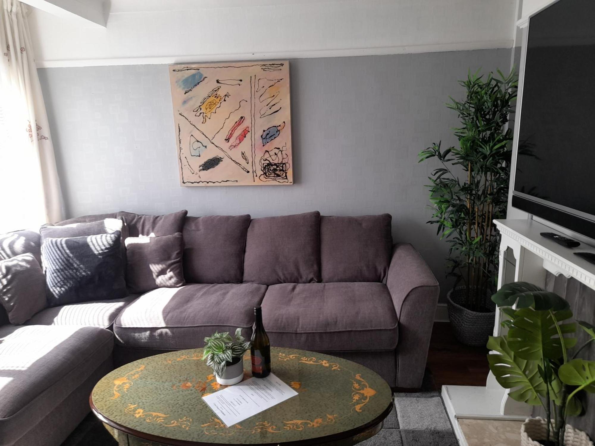 Holiday home Bright 4-bed House 15 Min To Centre *