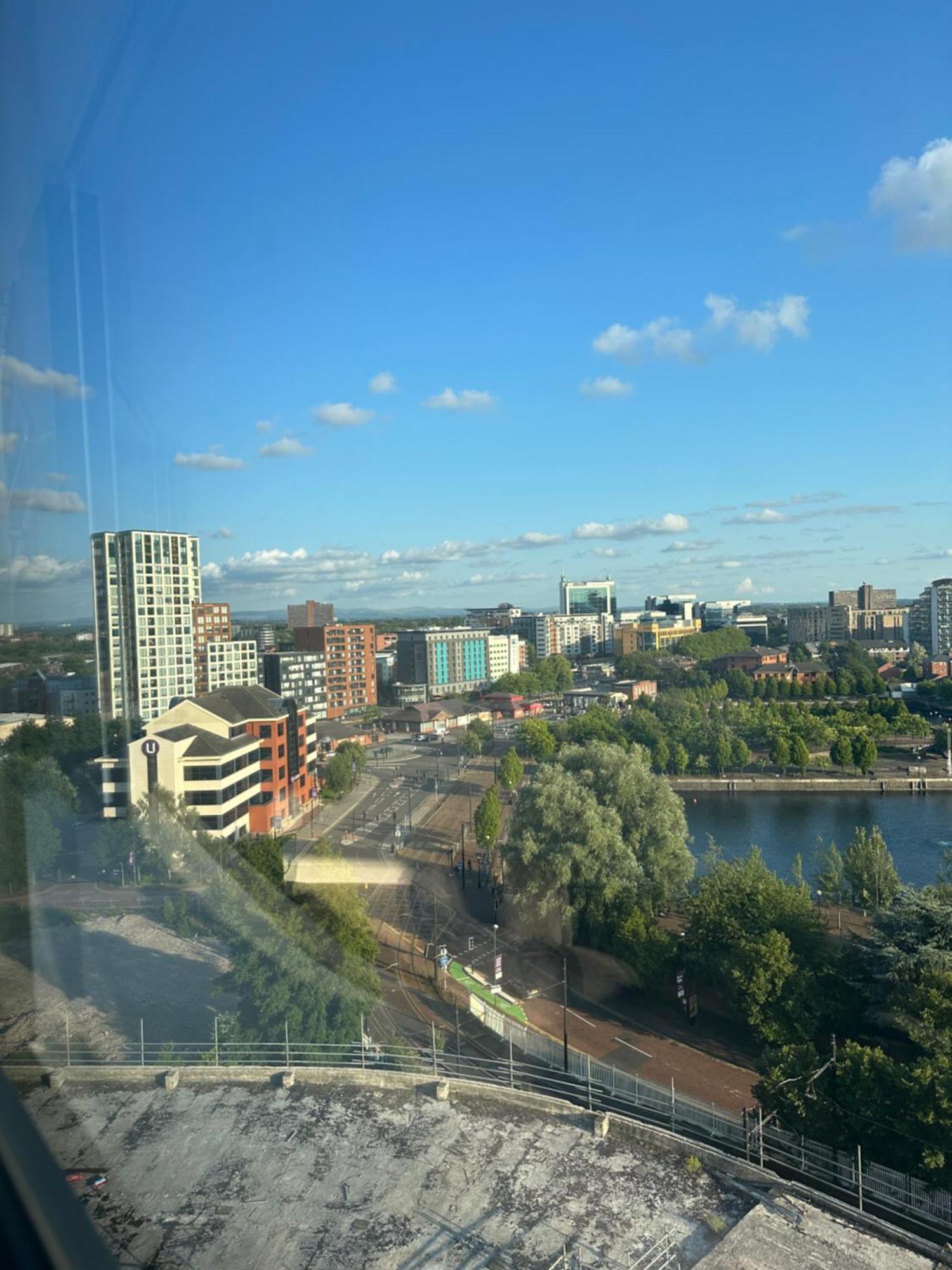 Stunning 2bedroom Apartment *