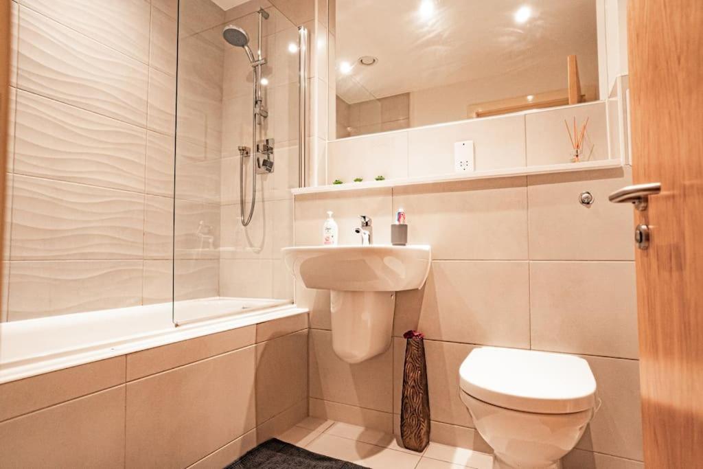 1 Bed With Balcony & Free Parking - Gbp20 One4all Voucher Included If From Today Until The End Of June!! *
