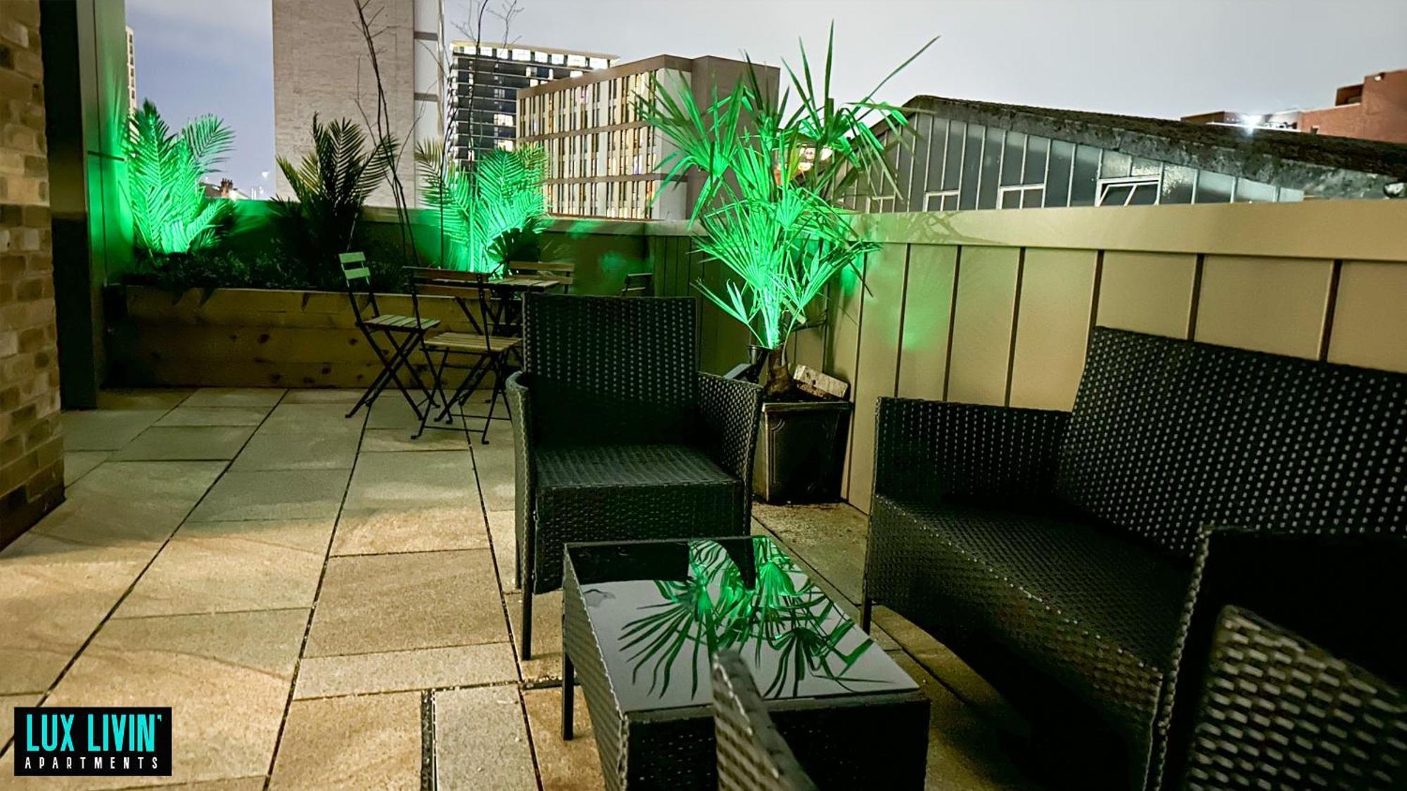 Lux Livin' - Luxury 2 Bed With Sky Garden * Manchester