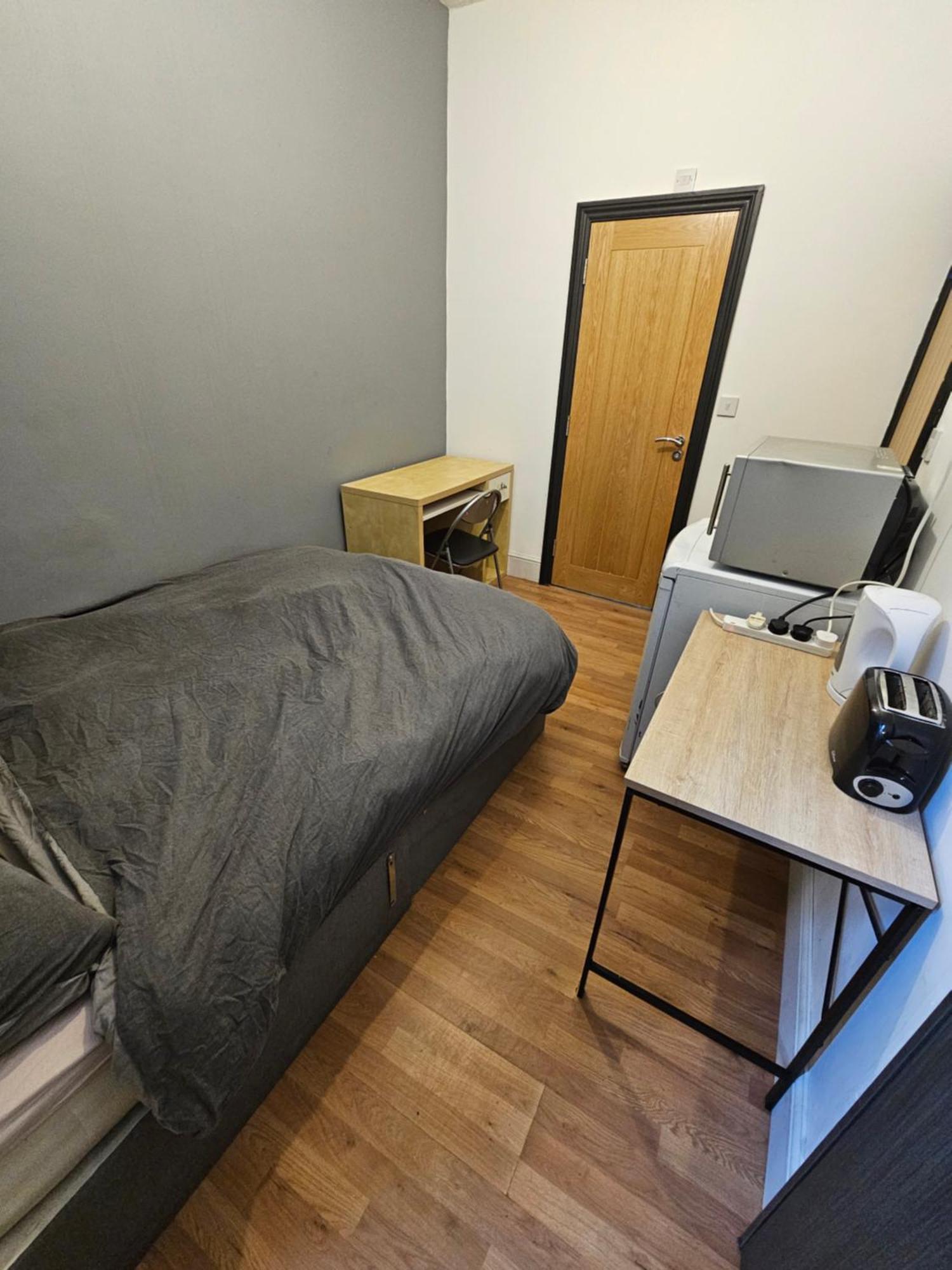Guest house Double En In Levenshulme Manchester