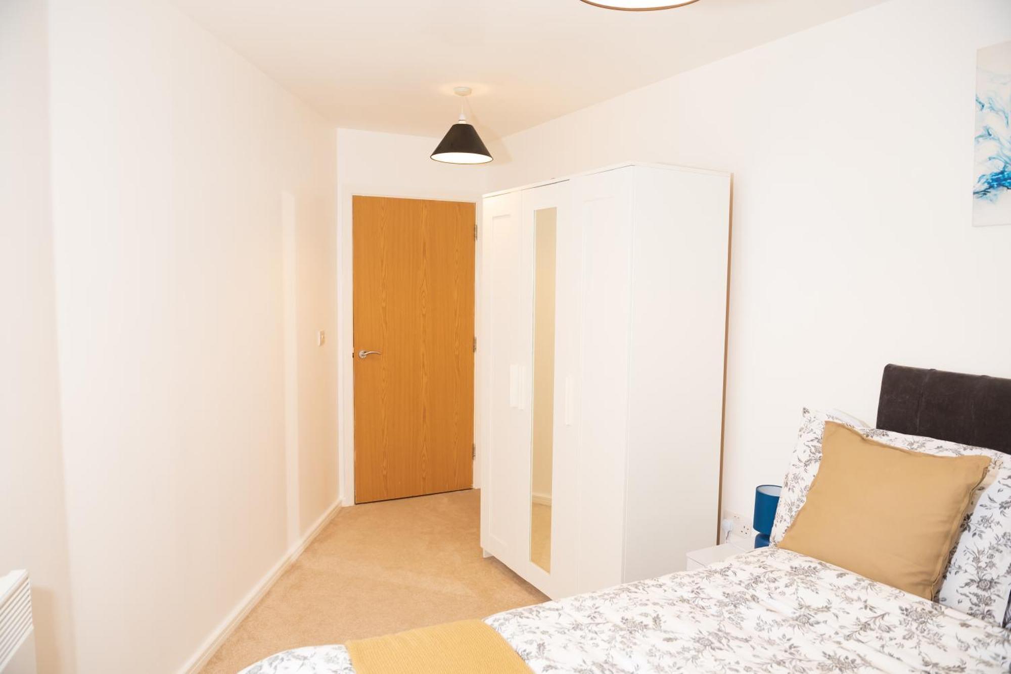 Luxury Two Bedroom Flat Opposite Coop Live N Etihad Stadium With Free Secure Parking, Netflix And Sky Tv Appartement *