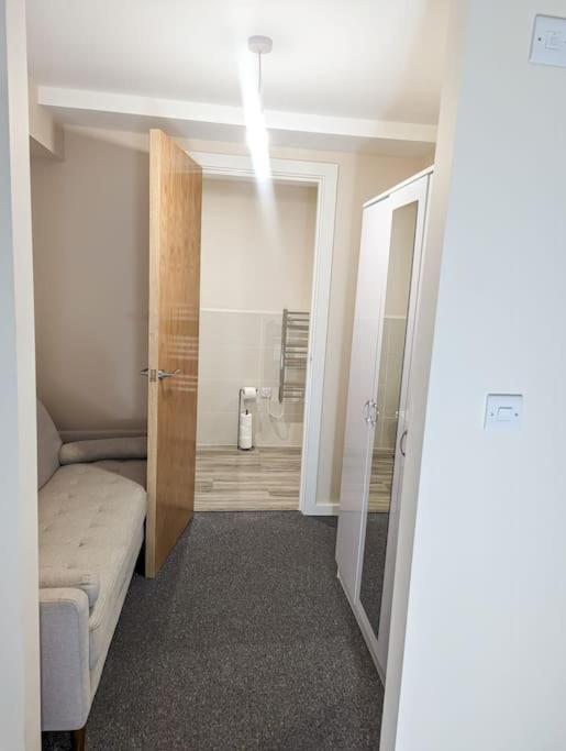 A Superb 2 Bed, 2 Bathroom In Centre Free Parking * Manchester