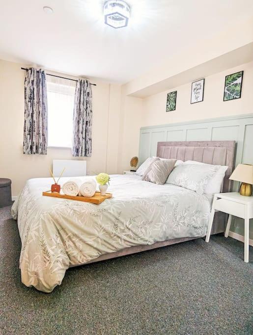 Apartment A Superb 2 Bed, 2 Bathroom In Centre Free Parking *