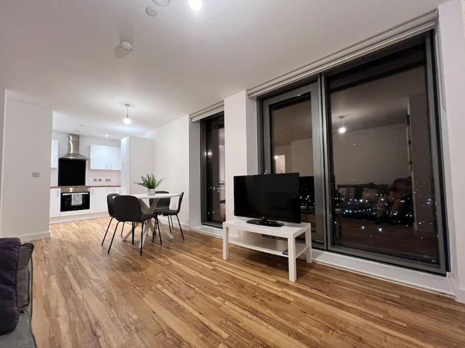 Apartment 19th Floor 2 Bedroom With Stunning Views Manchester