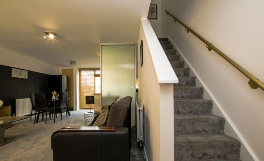 Exquisite Three Bedroom House Holiday home Manchester