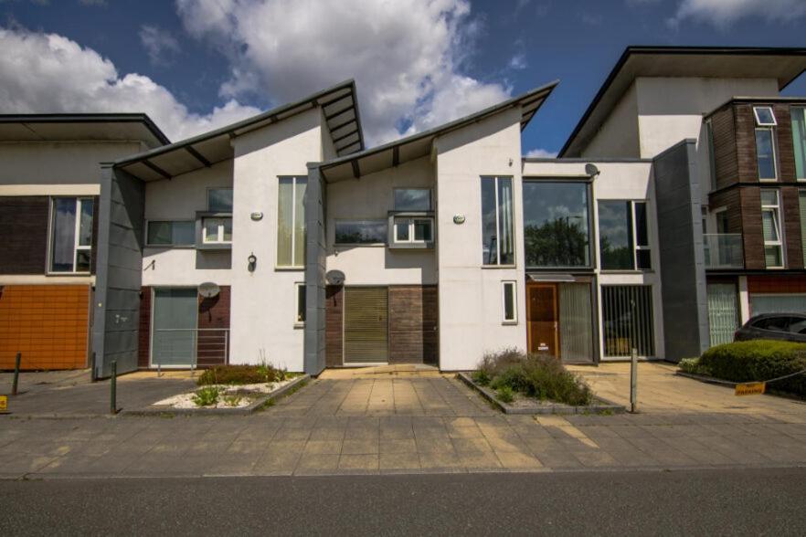 Holiday home Exquisite Three Bedroom House Manchester