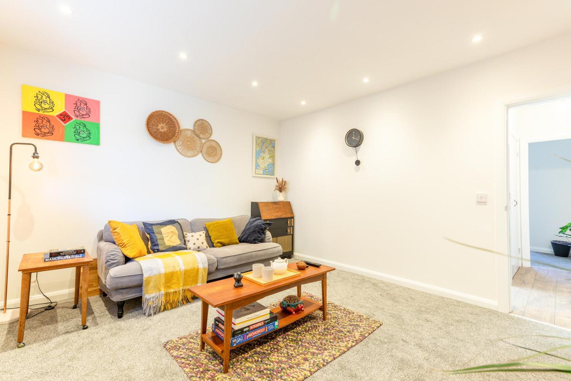 Newly Renovated 5 Bed + 5 Bath! Manchester