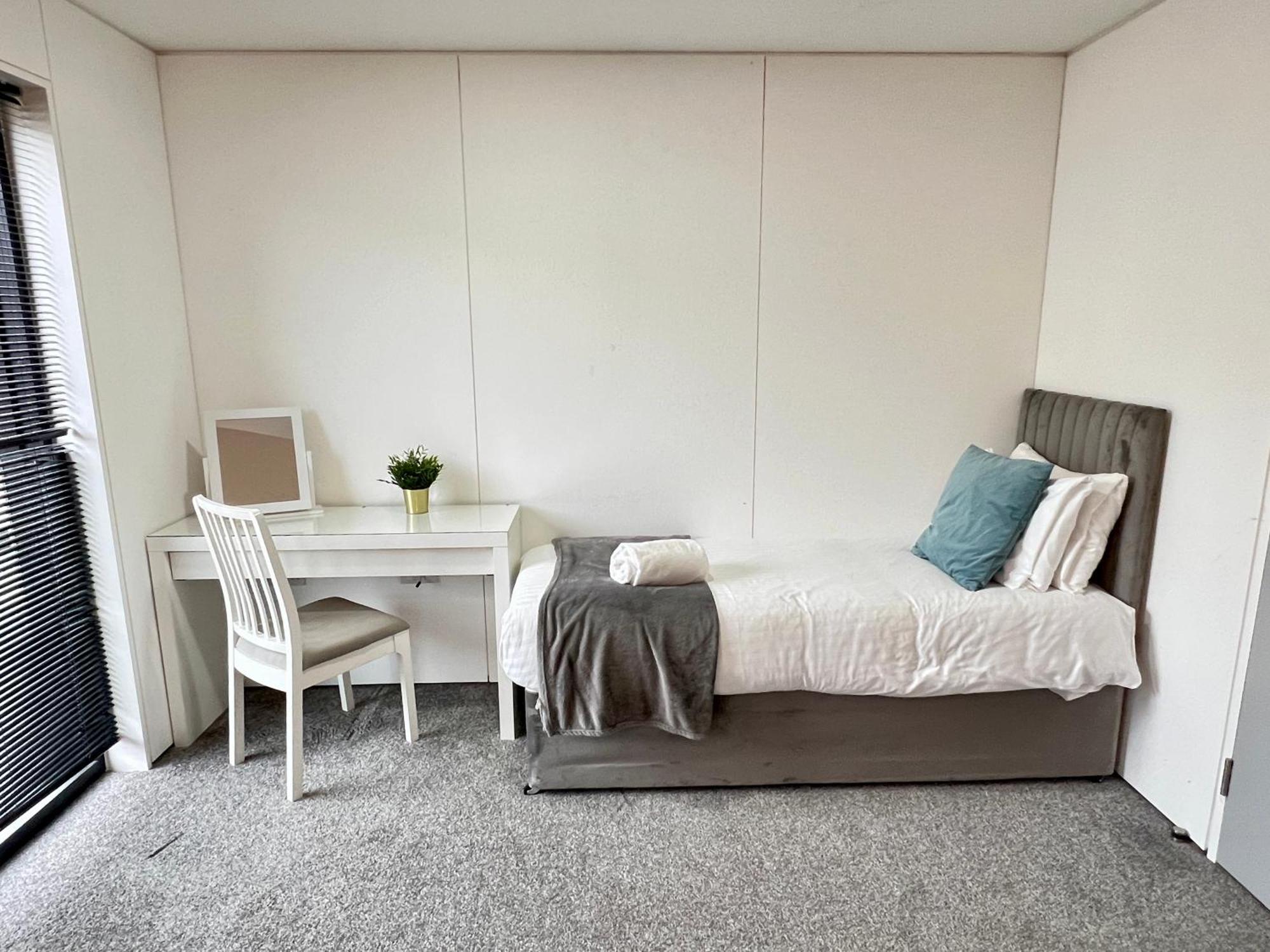 Large Townhouse 5 Beds With Two Parking Spaces - Centre Holiday home