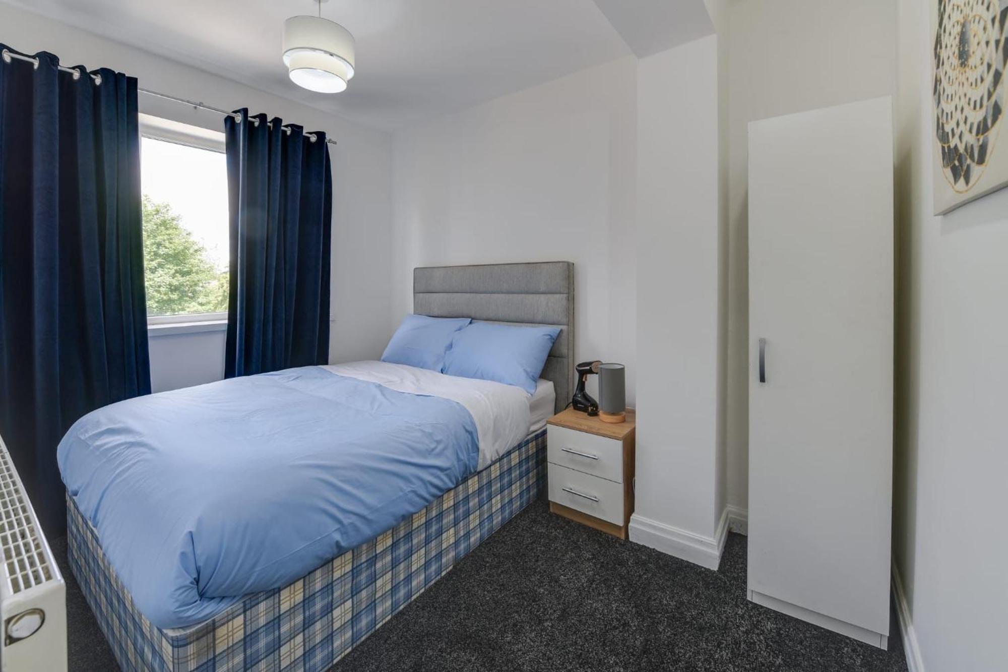 Remarkable 3-bed House In Middleton