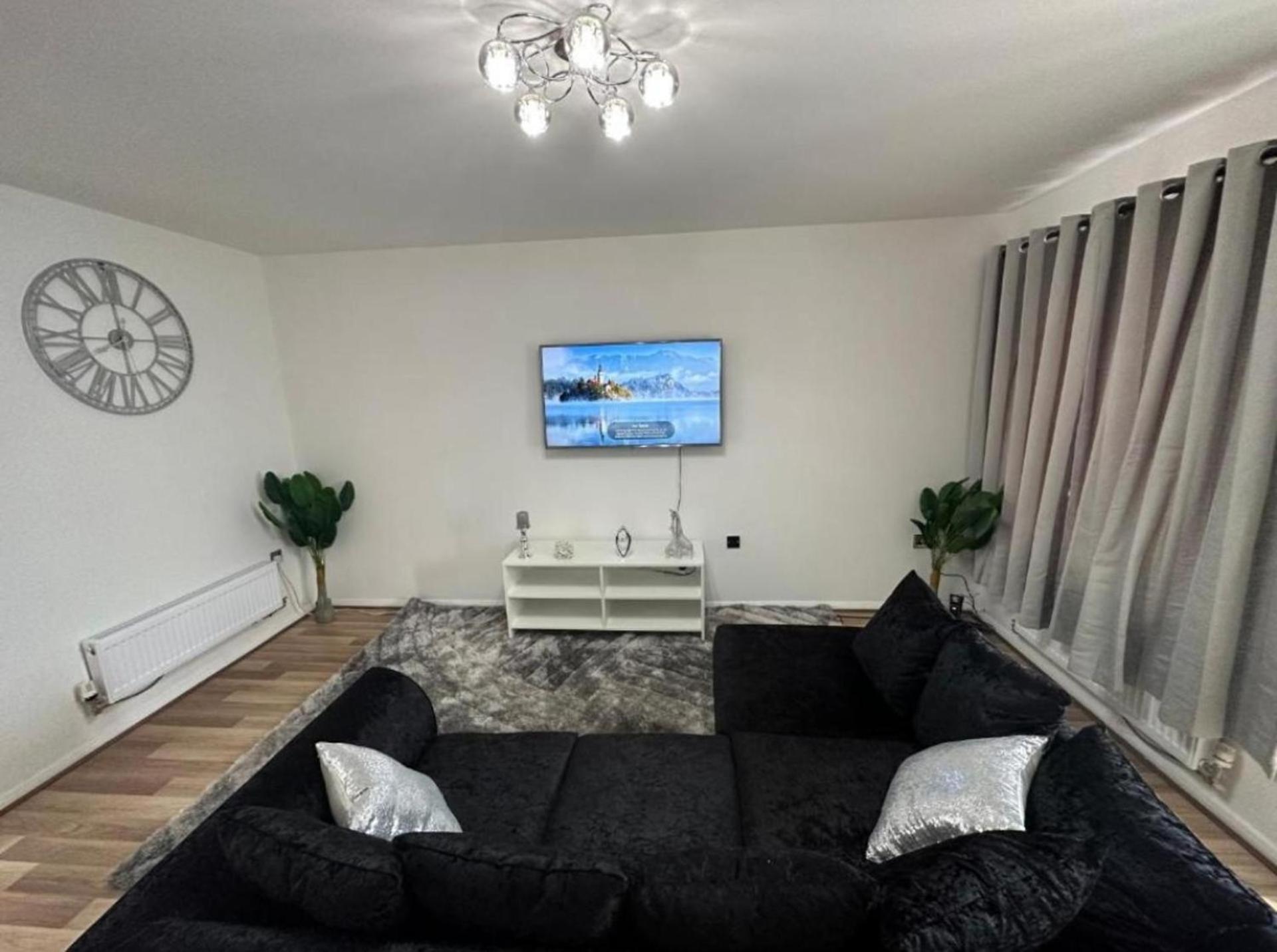 Stunning 3-bed House In Holiday home Manchester