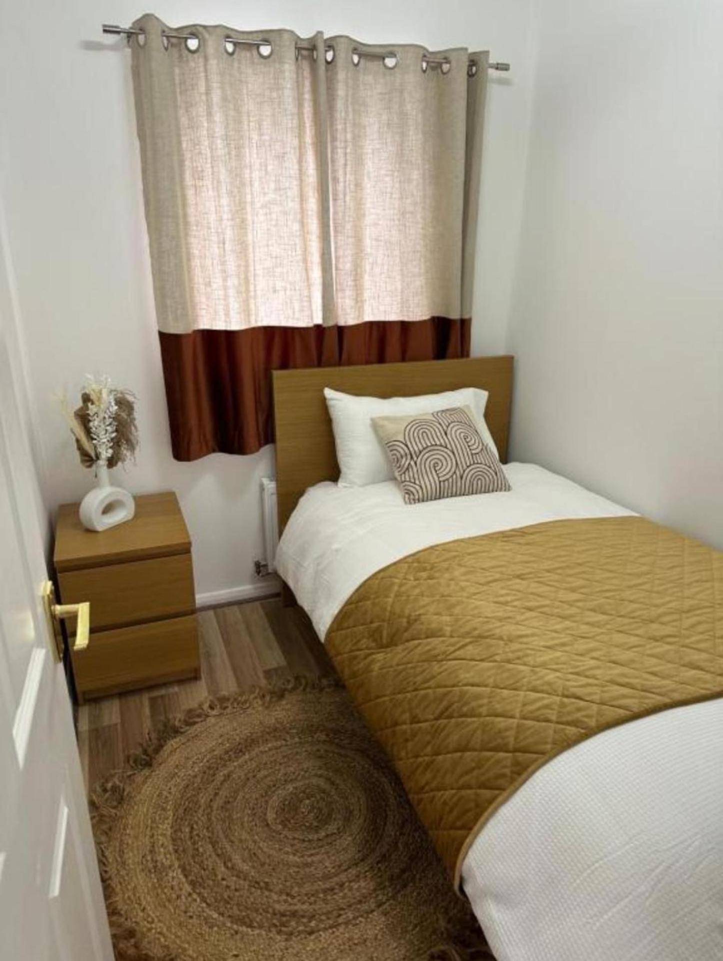 Stunning 3-bed House In Holiday home *