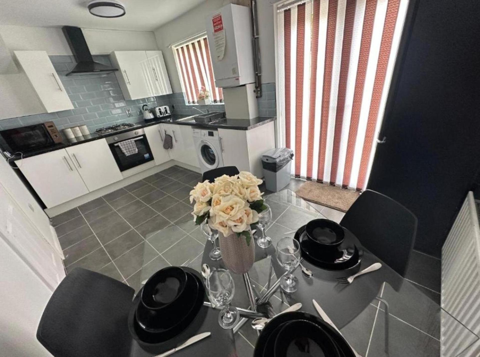 Stunning 3-bed House In * Manchester