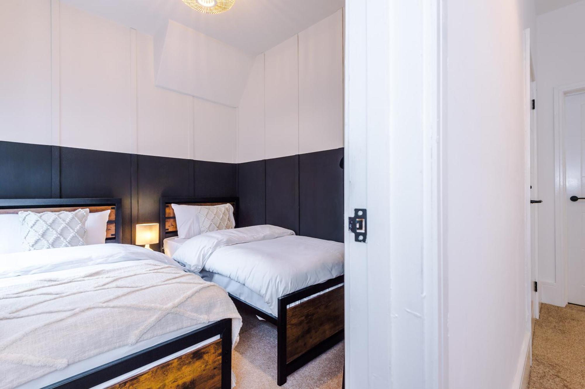 Holiday home 4 Bedroom House Eccles