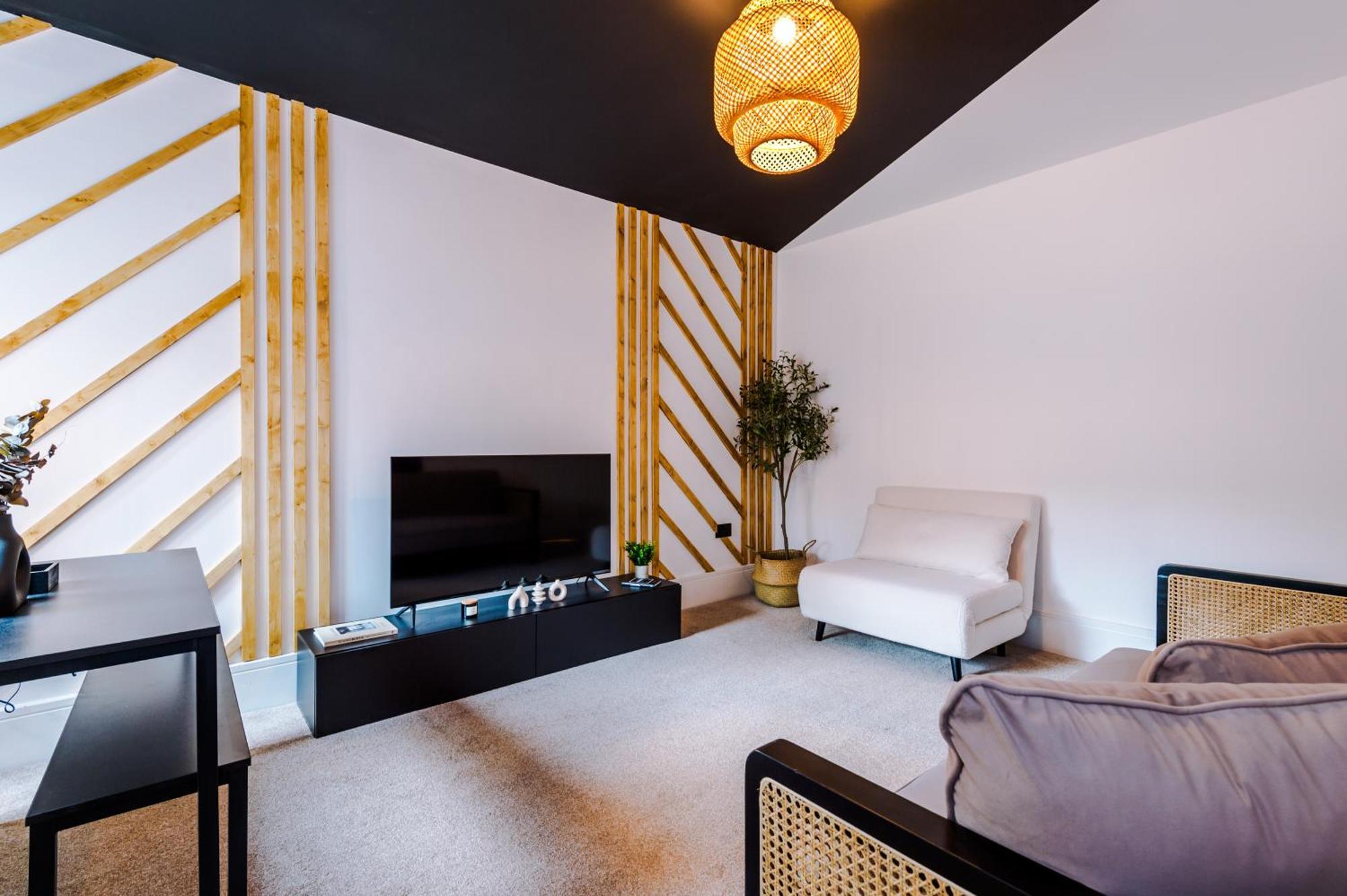 4 Bedroom House Eccles *