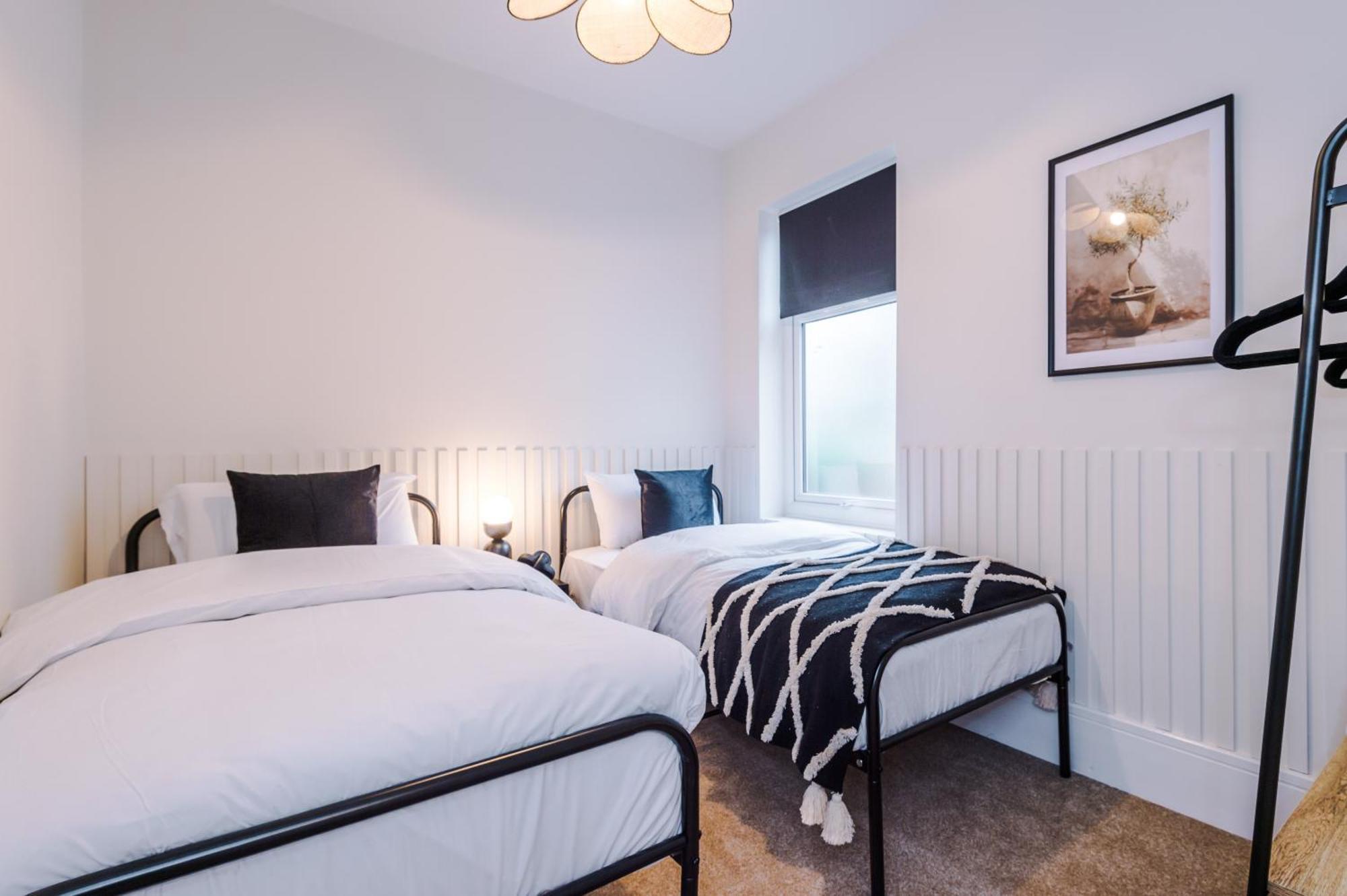 4 Bedroom House Eccles * Manchester