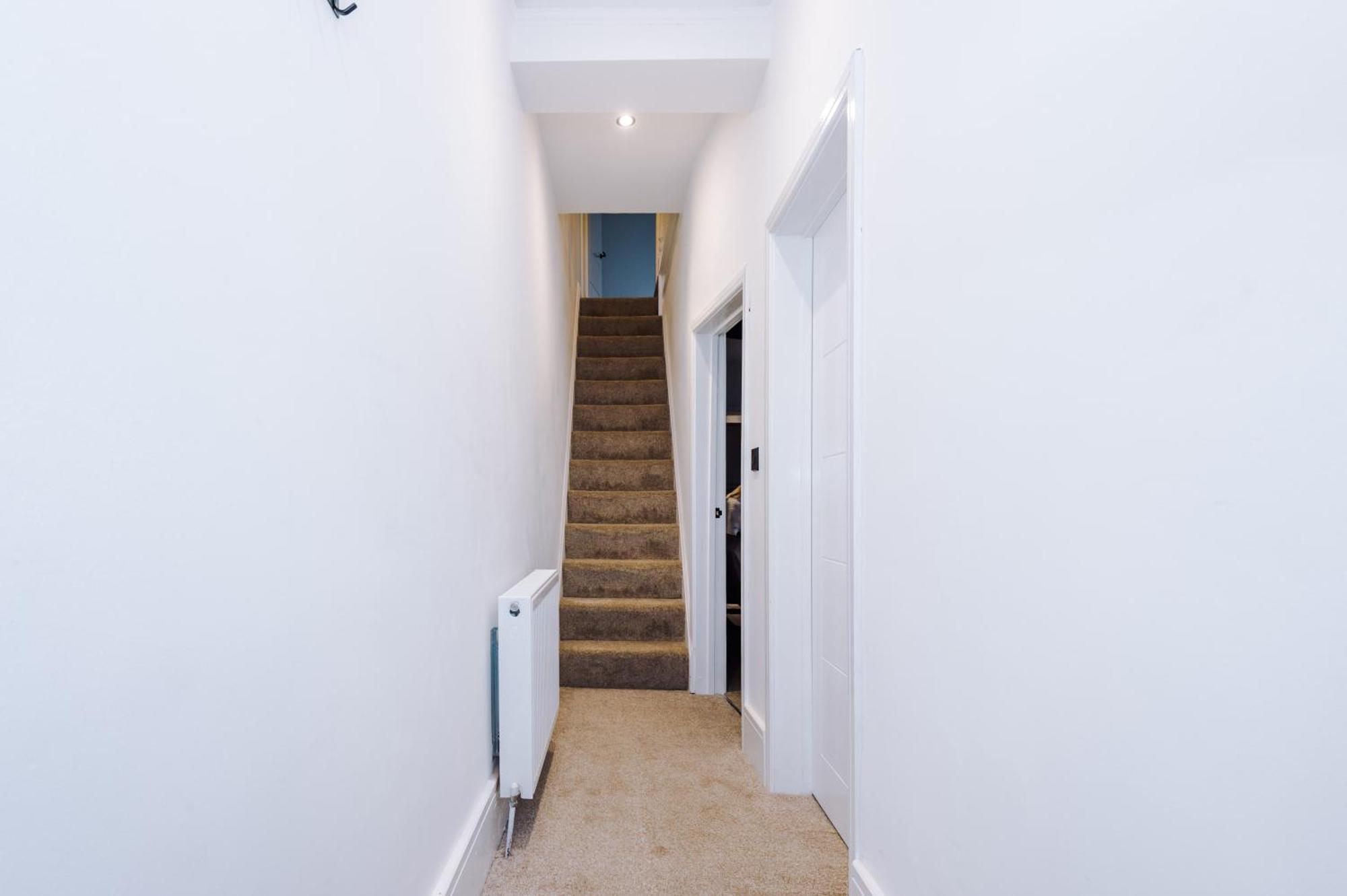 Holiday home 4 Bedroom House Eccles Manchester