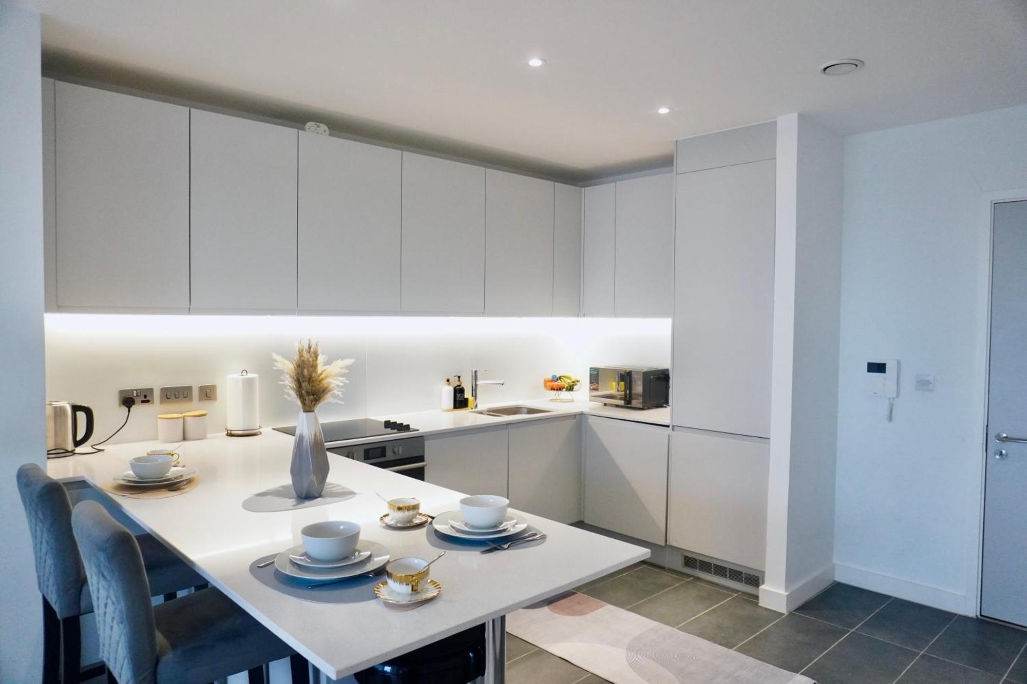 Cosy Two Bedroom In Apartment *
