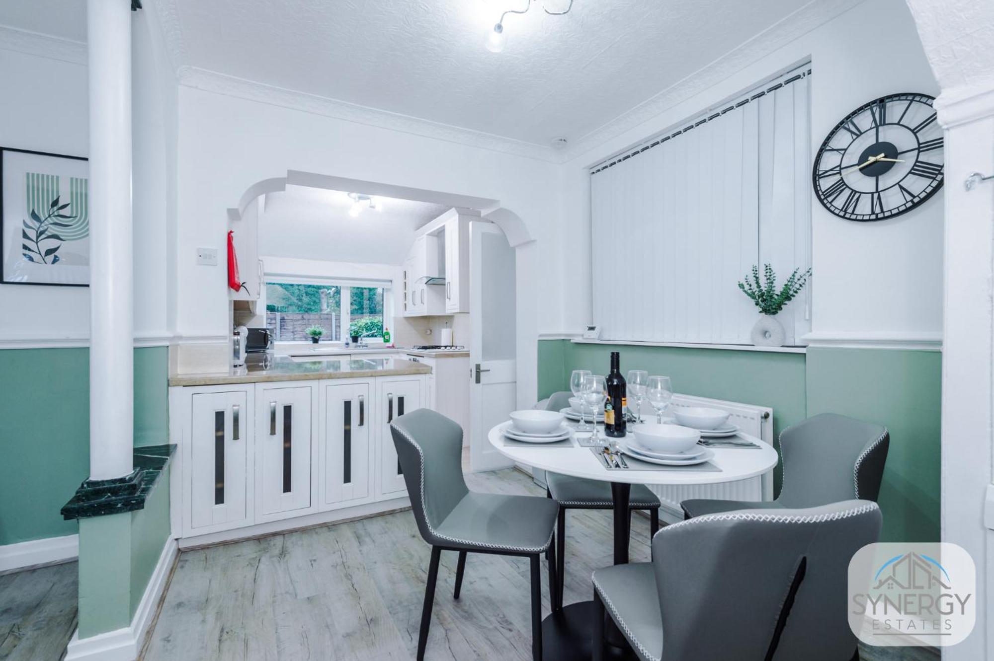 Jade House, - By Synergy Estates Vakantiehuis *